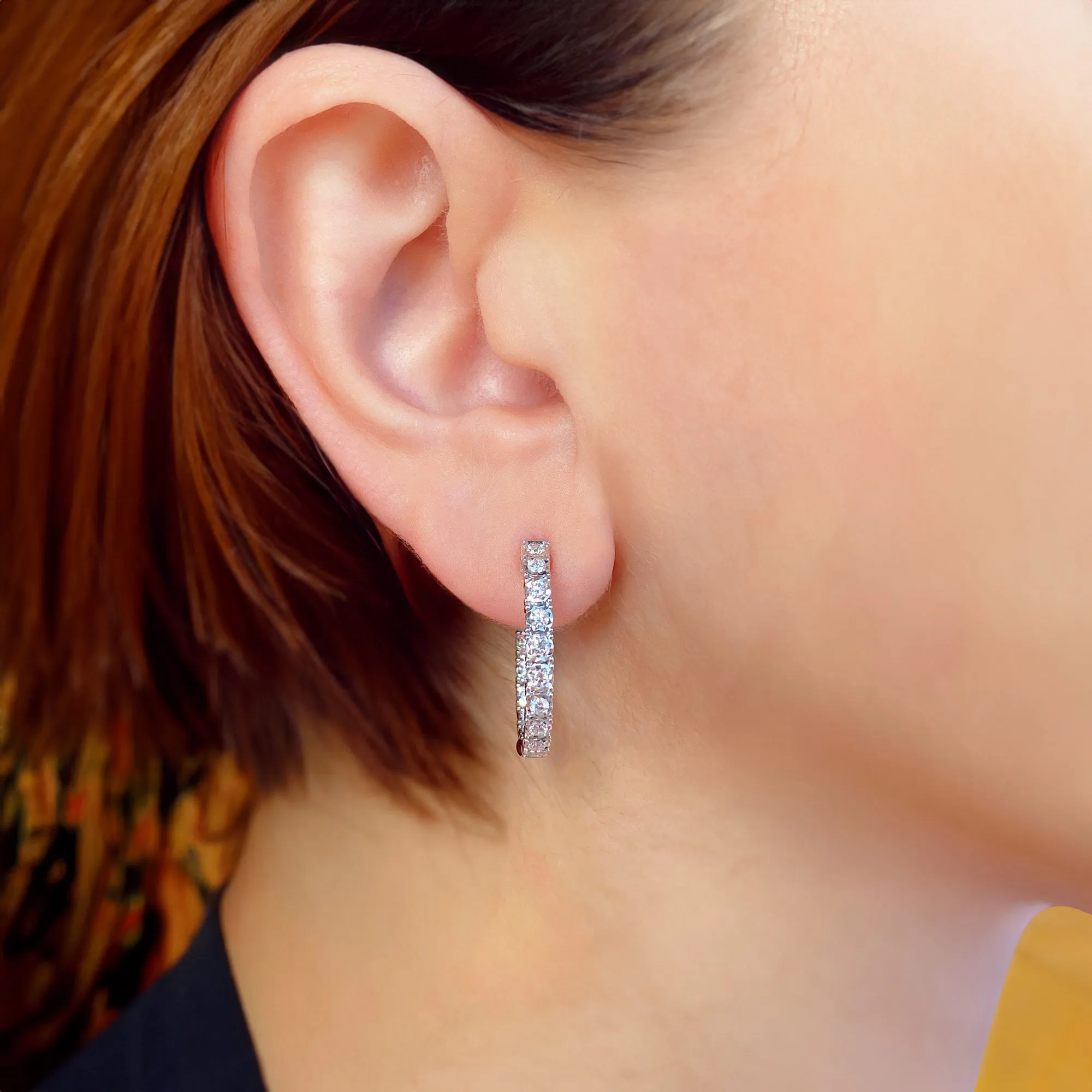1.06ctw Diamond Hoop Earring