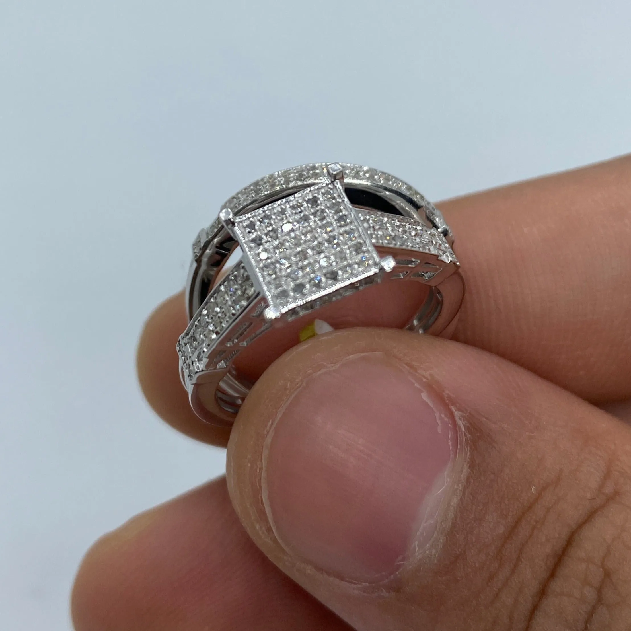 10K Pixel Diamond Engagement Ring with Band