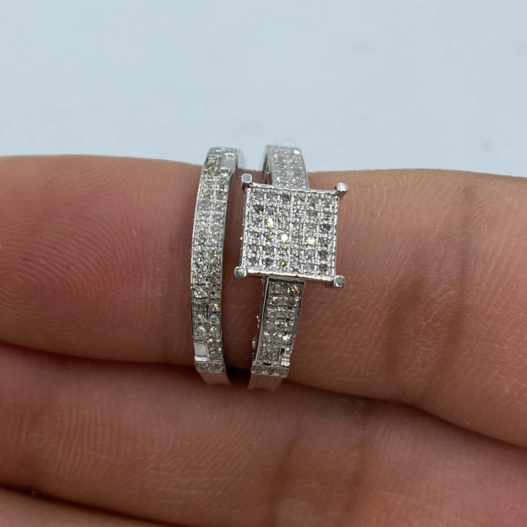 10K Pixel Diamond Engagement Ring with Band