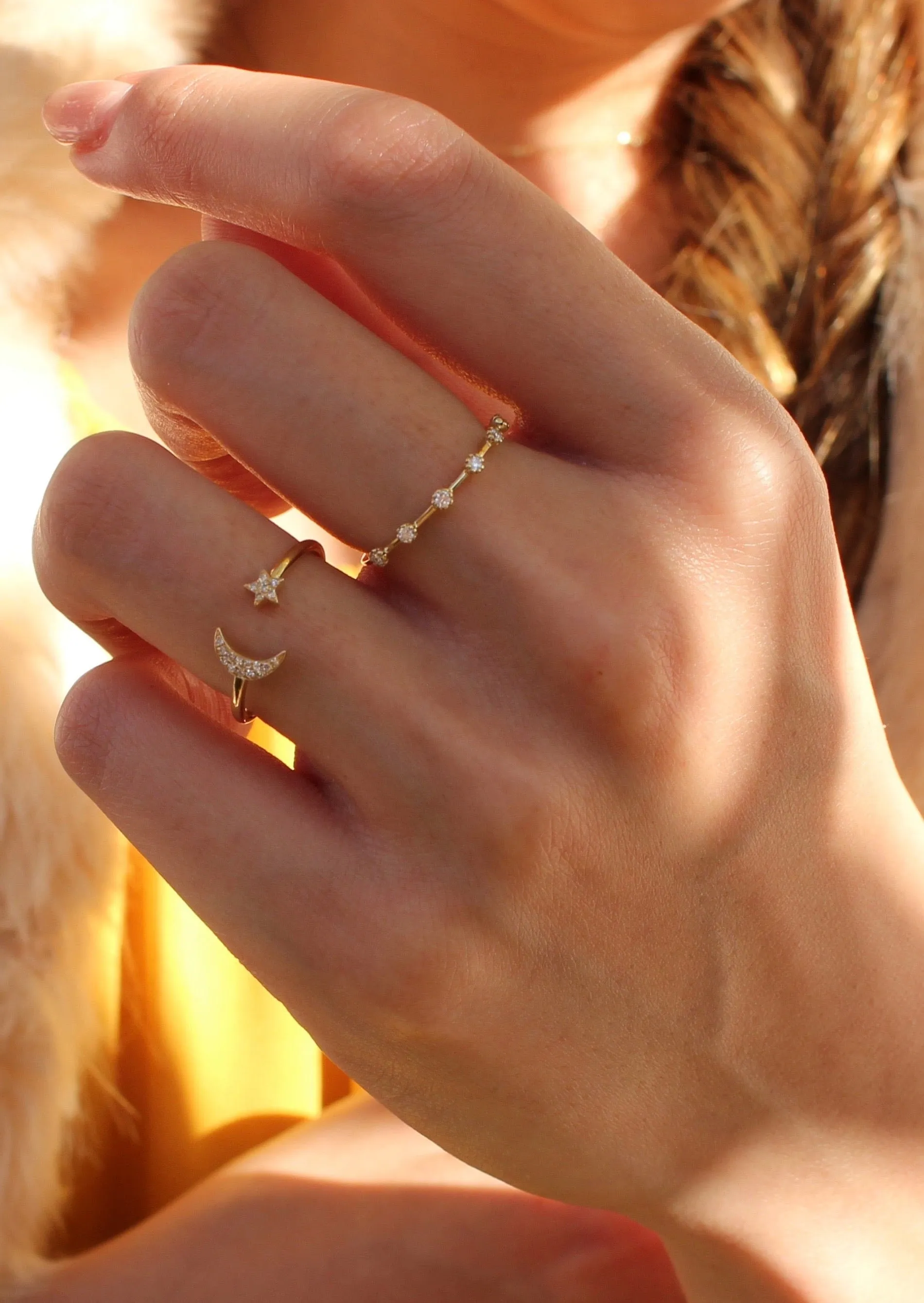 14k Gold Distance 6 Diamond Ring