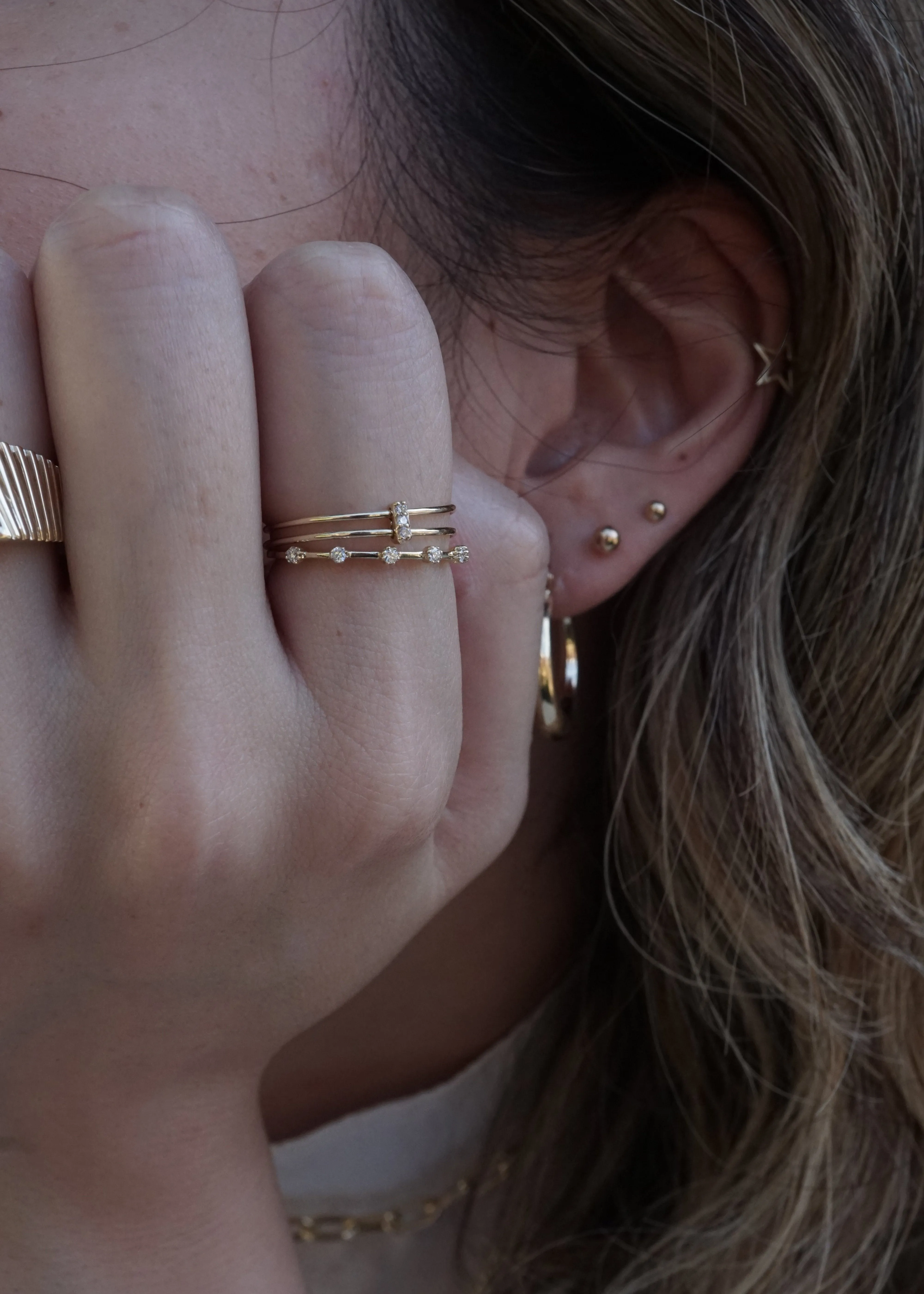 14k Gold Distance 6 Diamond Ring