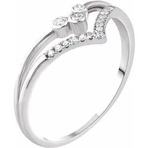 14K White 1/10 CTW Diamond "V" Ring