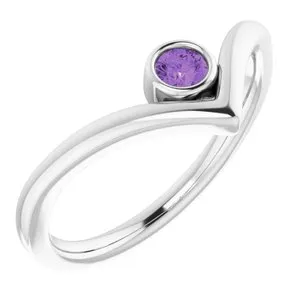 14K White Amethyst Solitaire Bezel-Set "V" Ring