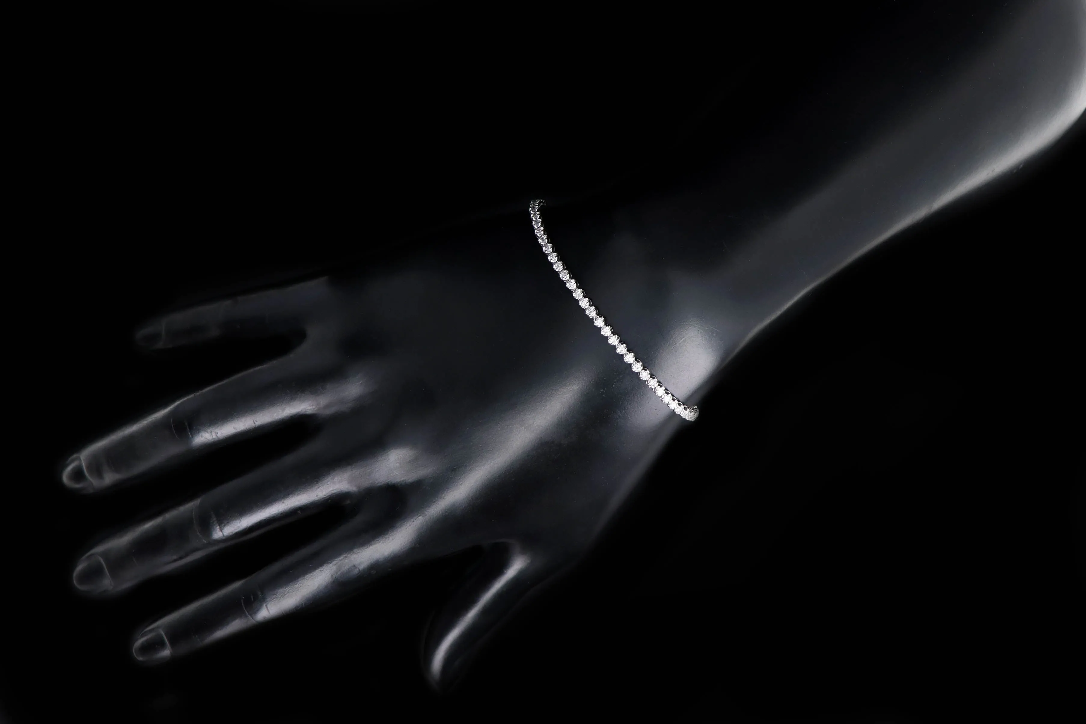 14K White Gold 1.44 Carat Total Weight Round Brilliant Diamond Tennis Bracelet