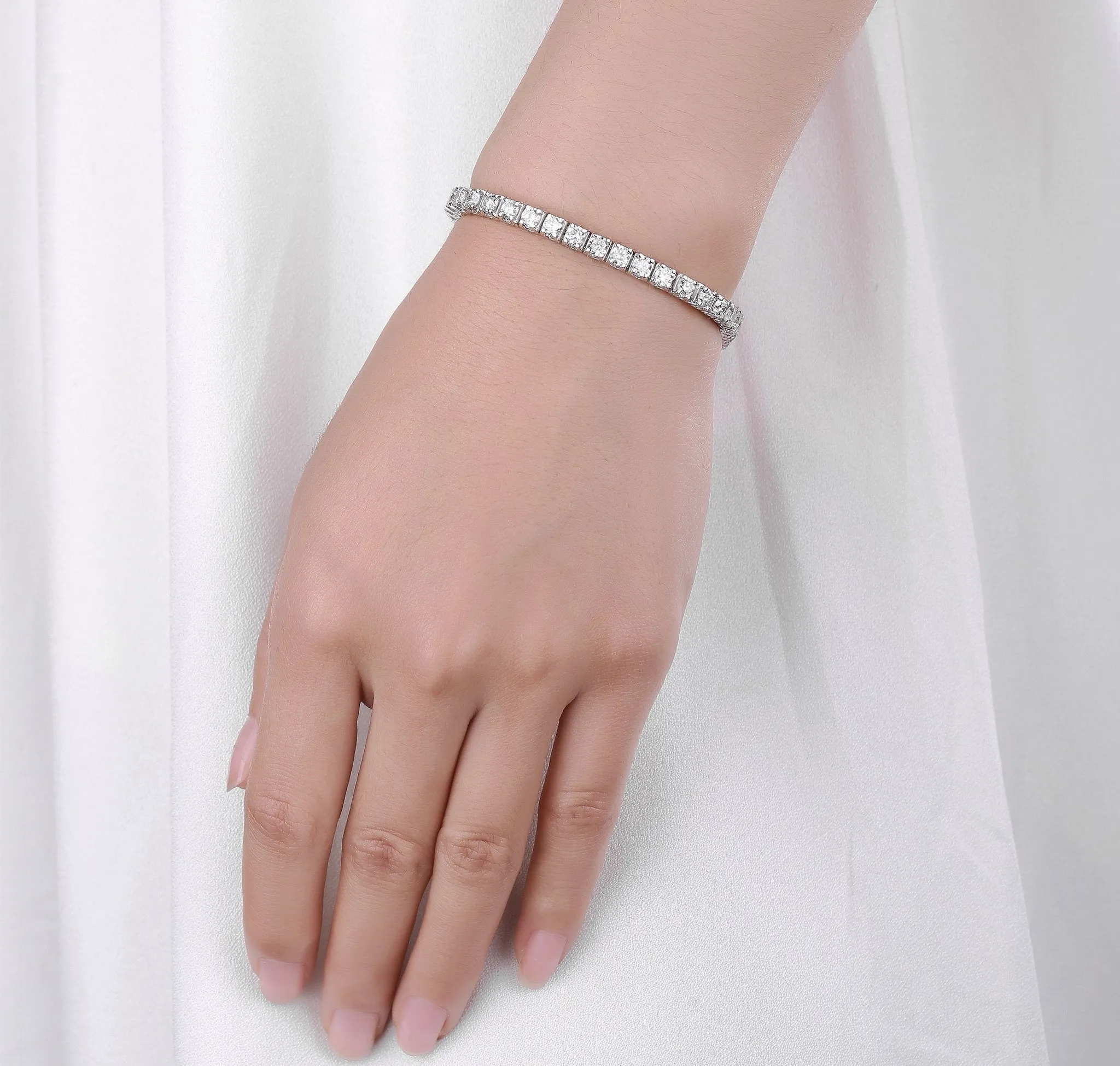 14kt White Gold Round Lab Grown Diamond Tennis Bracelet, 4.38TCW