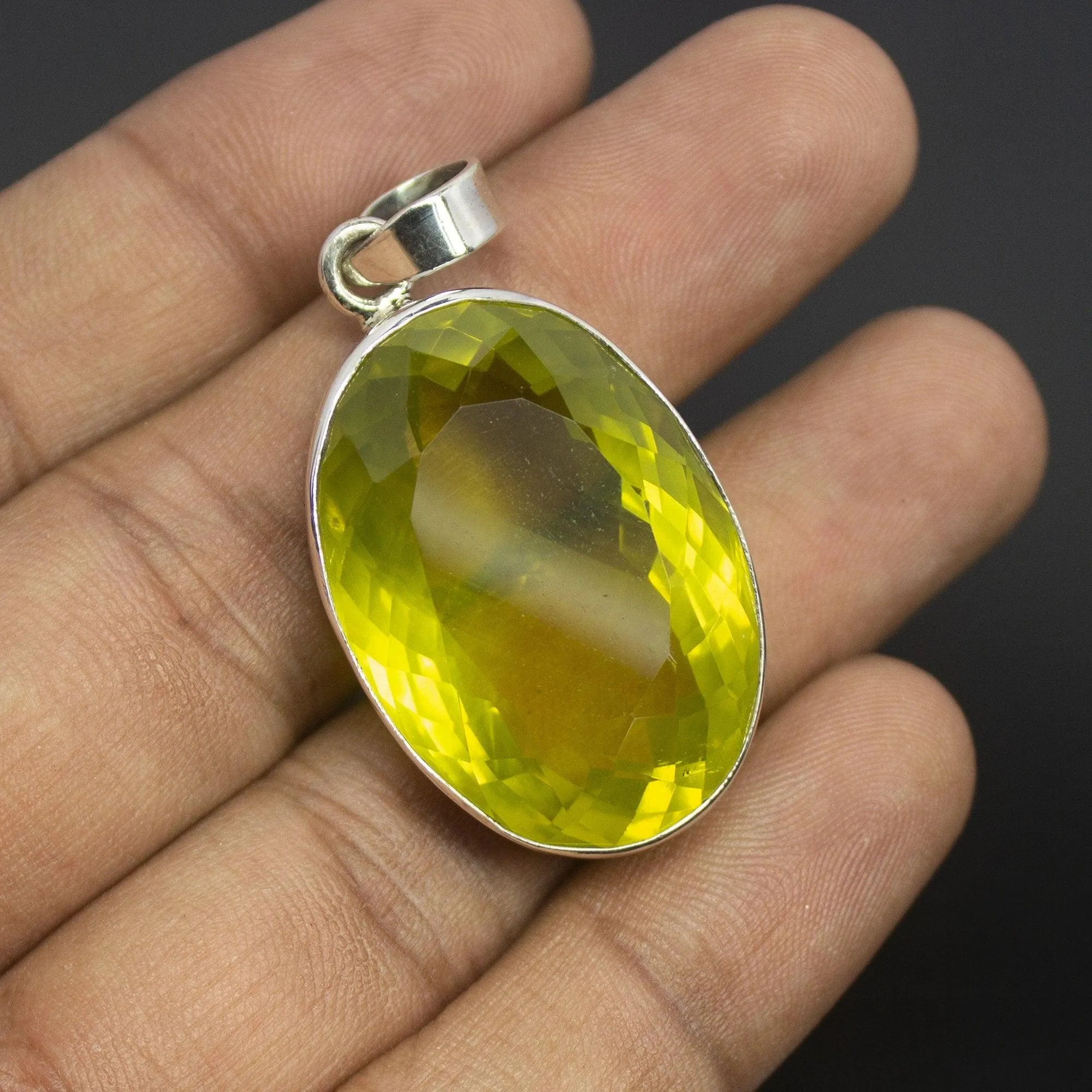 16.5g, Totally Handmade Natural Lemon Quartz Oval Shape 925 Sterling Silver Bezel Pendant