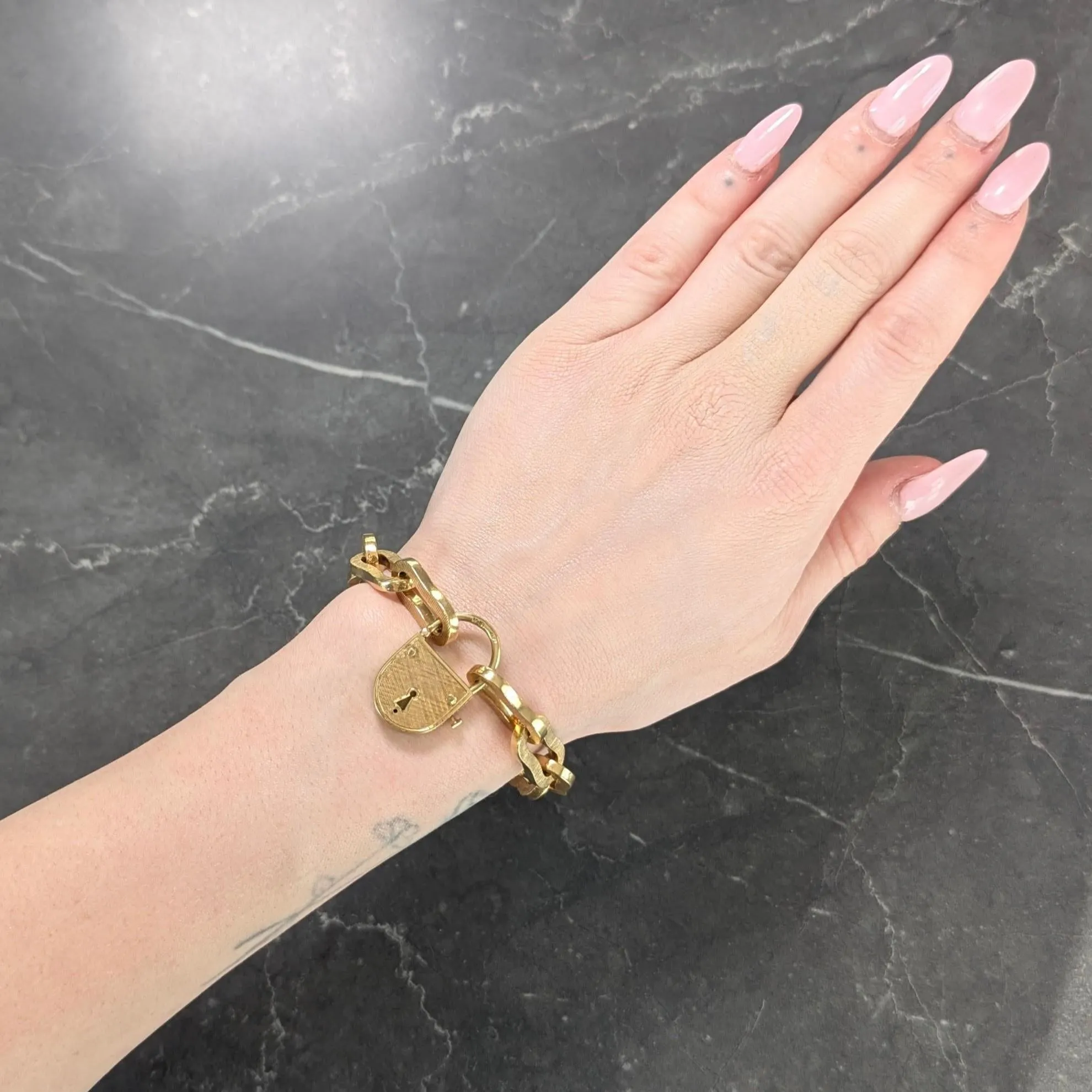 1960's Victorian Revival 18 Karat Yellow Gold Vintage Padlock Fancy Link Bracelet