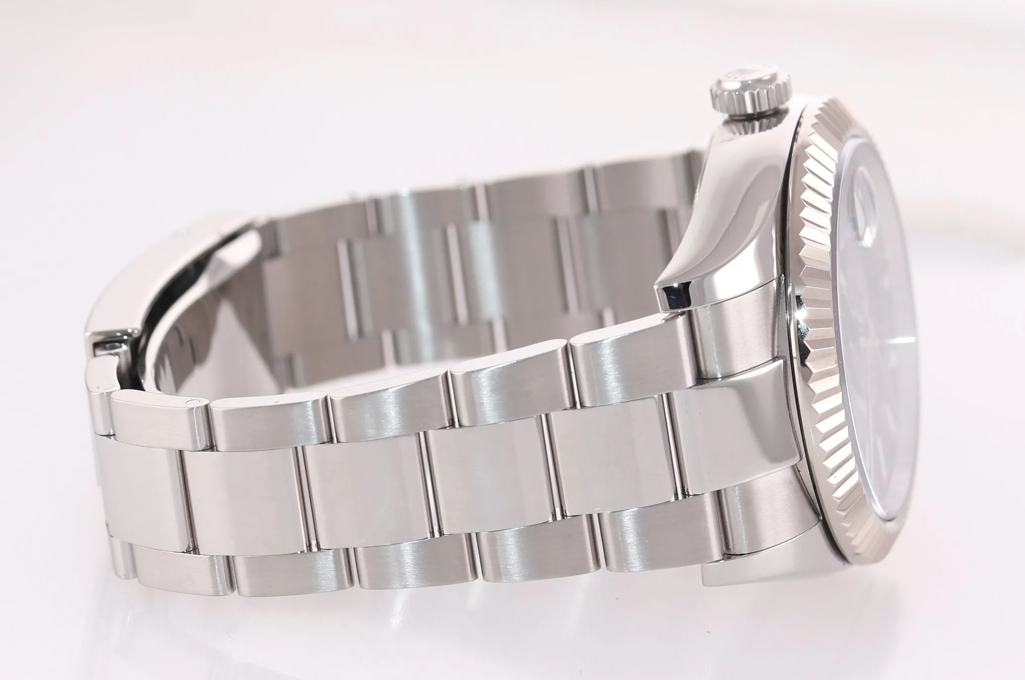2021 Rolex Sky-Dweller Stainless White Gold BLUE DIAL 42mm 326934 Watch Box