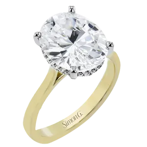 Engagement Ring in 18k Gold with Diamonds