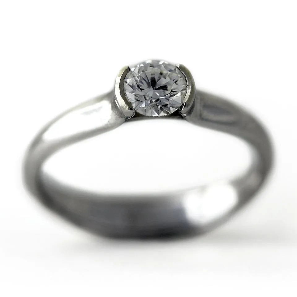 Engraved promise rings for her - Diamond ring
