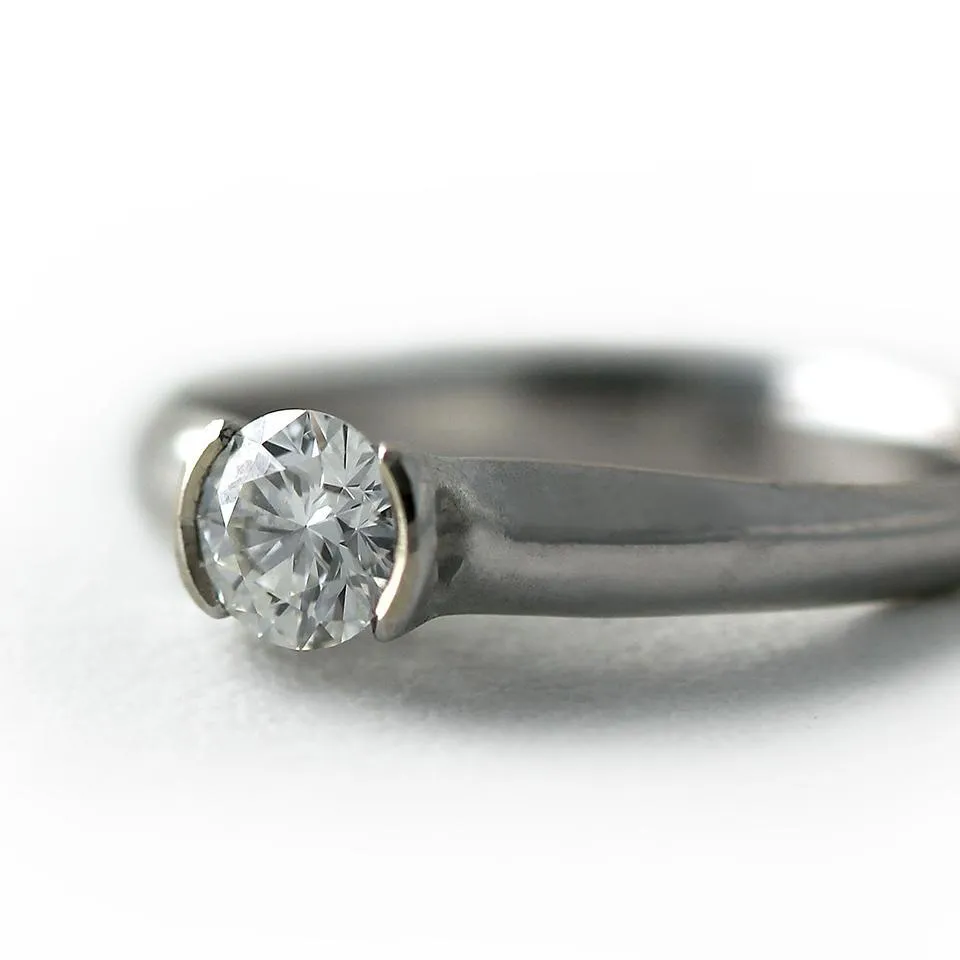 Engraved promise rings for her - Diamond ring
