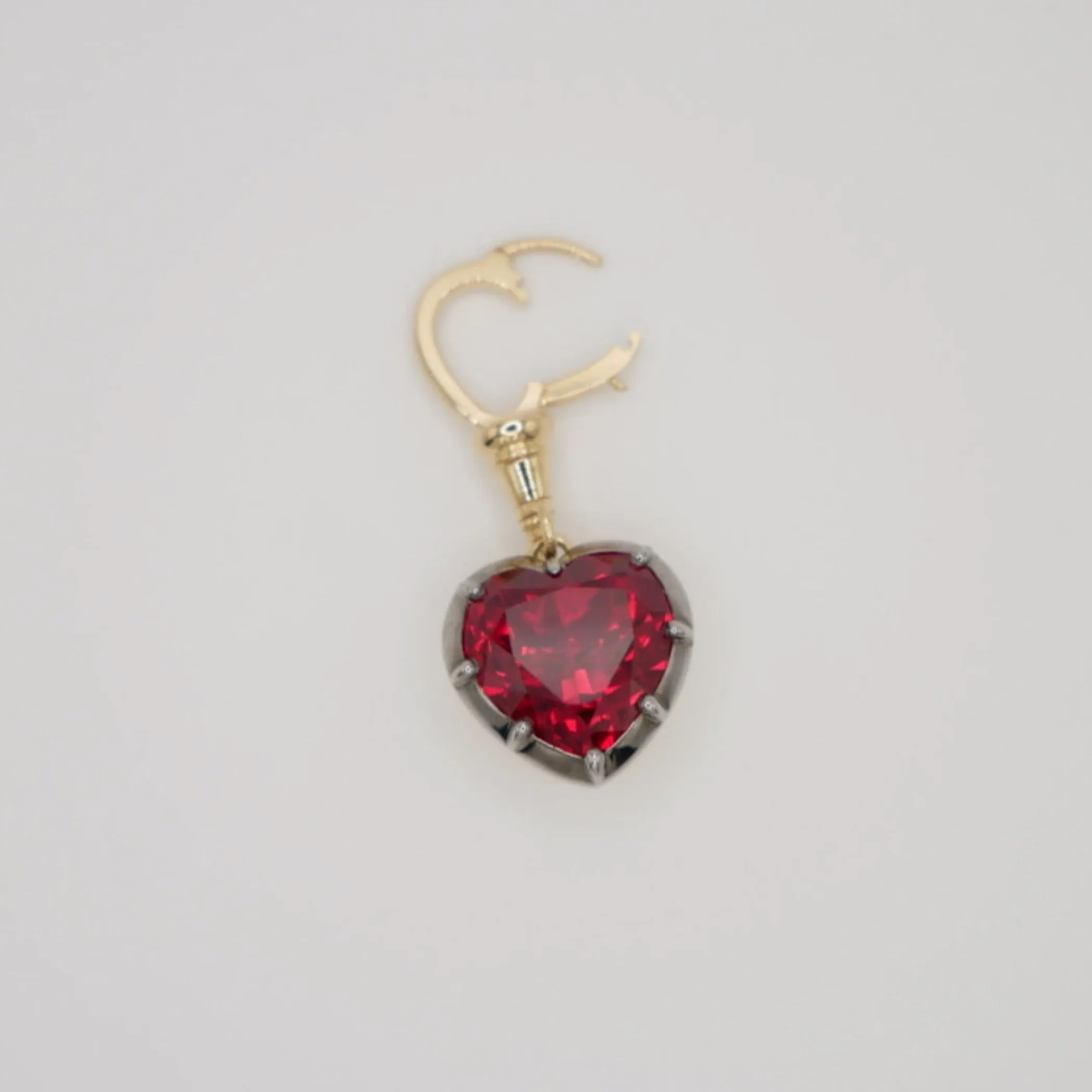 Georgian Victorian Ball Chain 5 Ct Heart Ruby Pendant in 18K Yellow Gold
