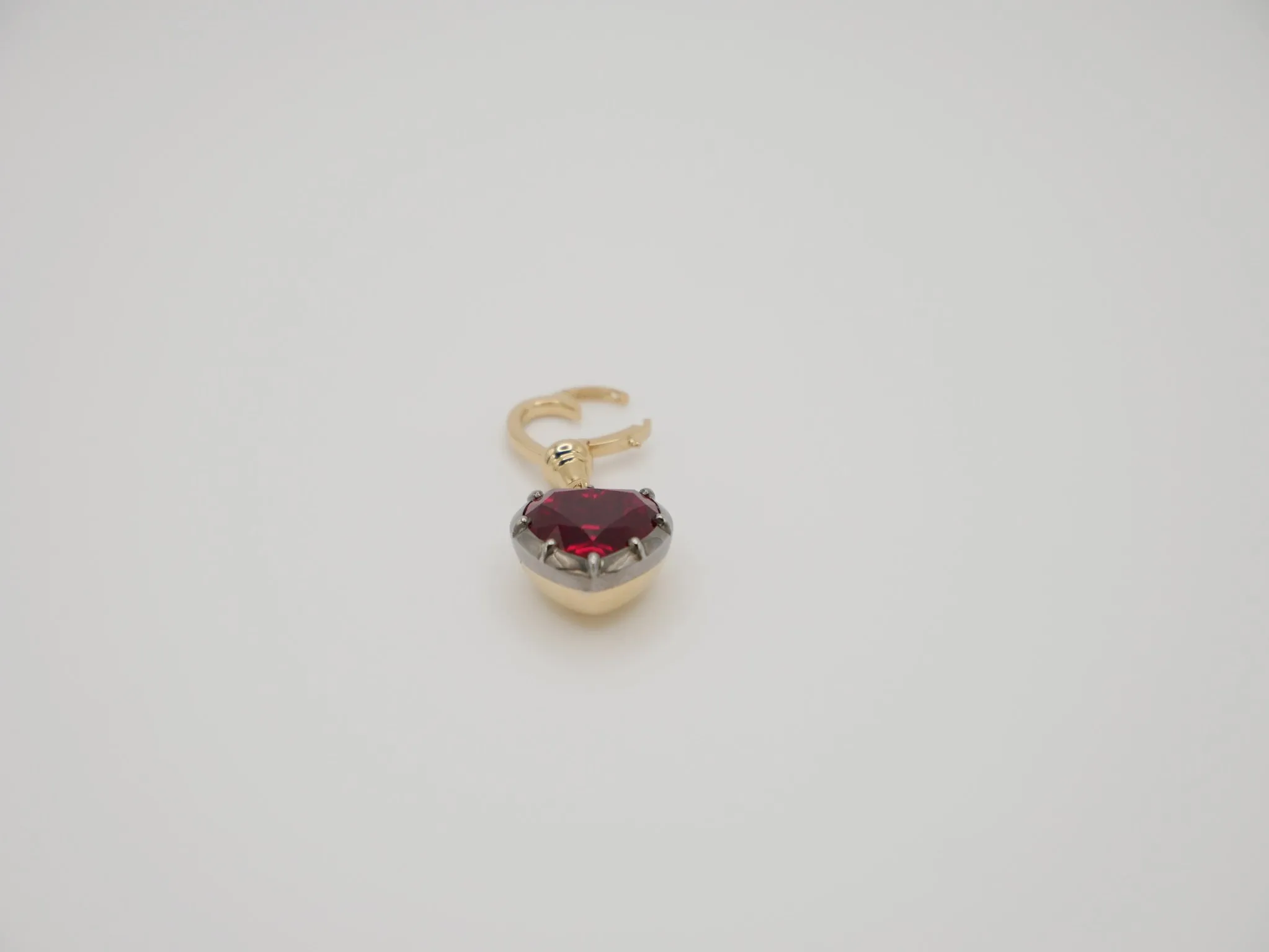 Georgian Victorian Ball Chain 5 Ct Heart Ruby Pendant in 18K Yellow Gold