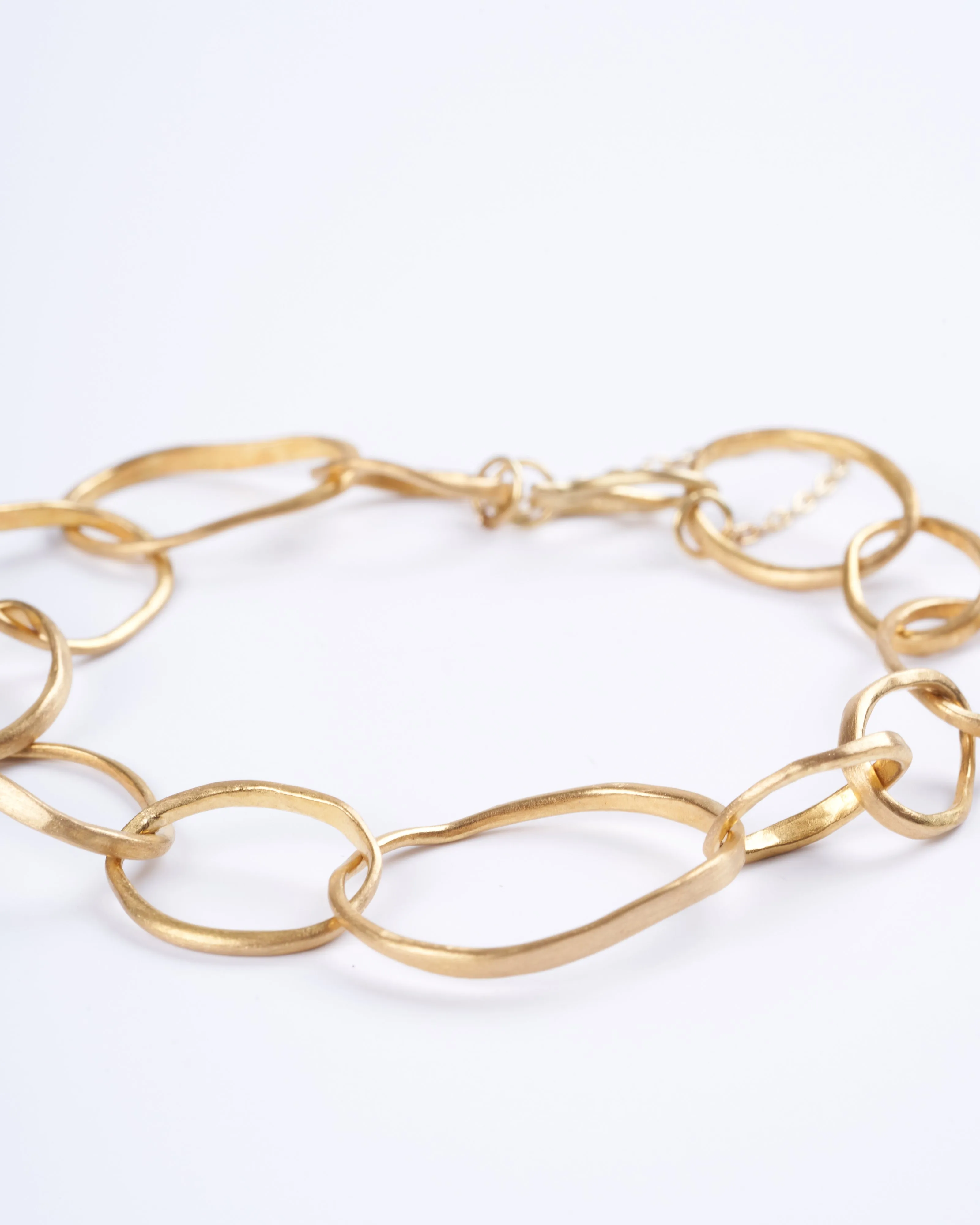 gold petal link bracelet