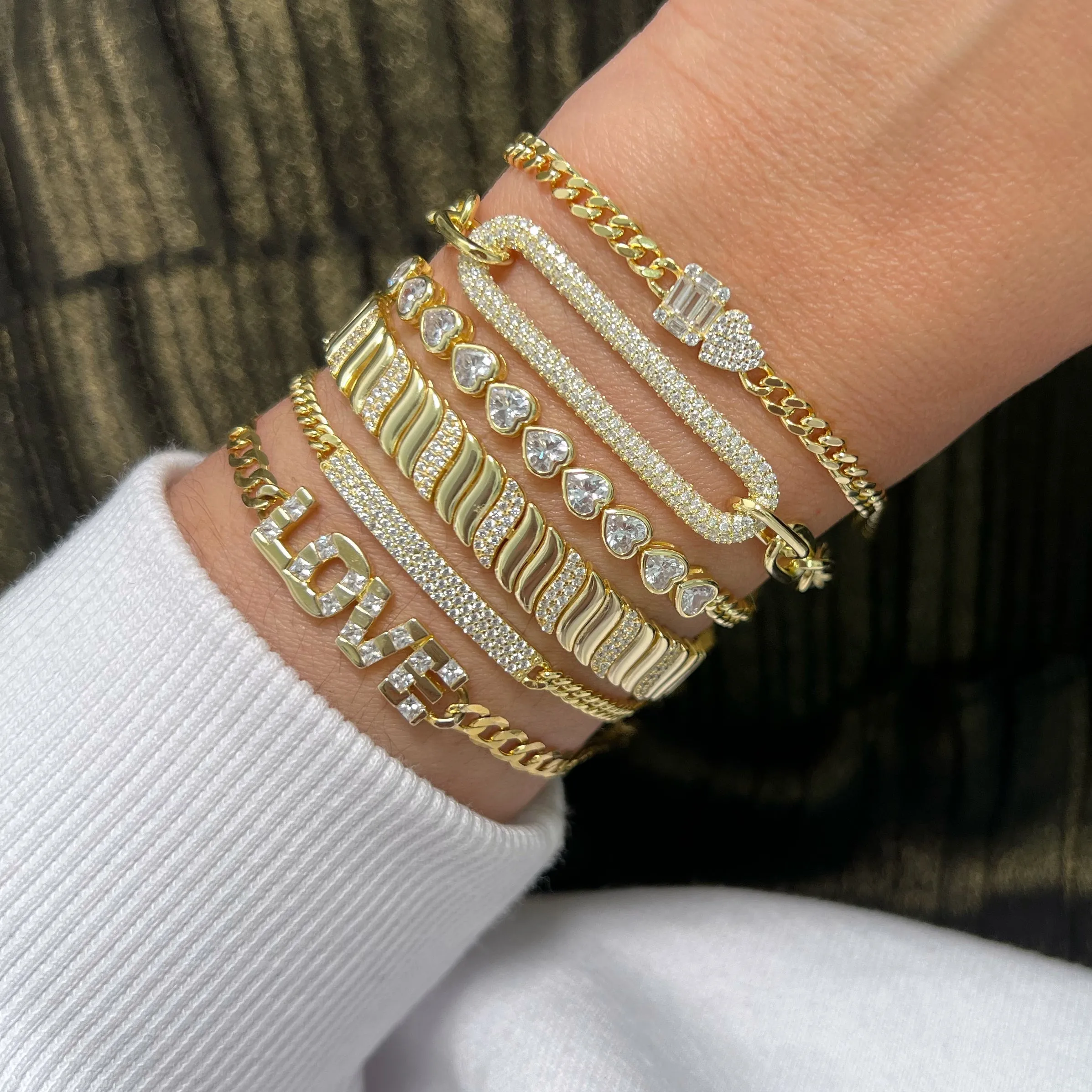 Heart Bezel Half Curb Bracelet