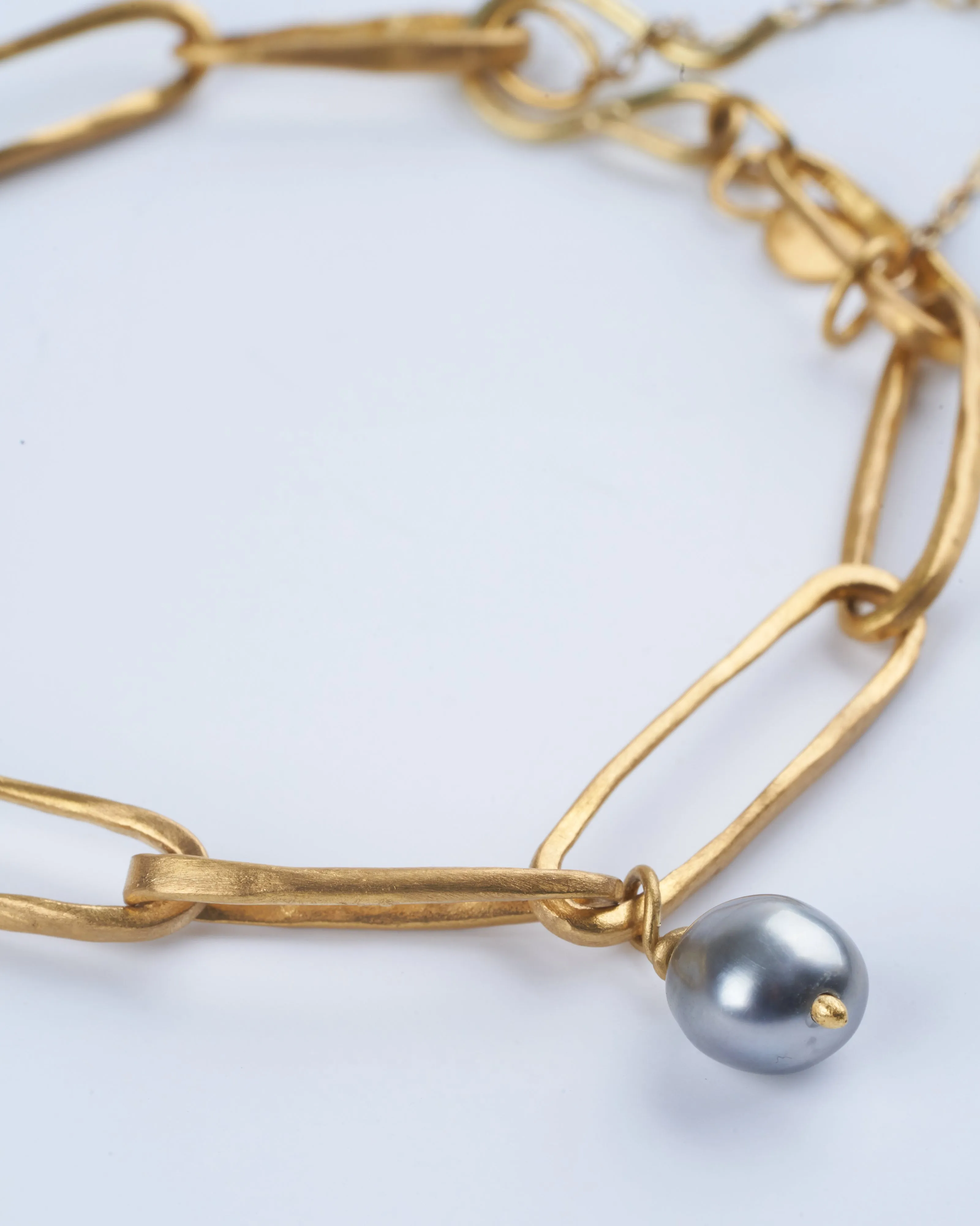 heavyweight paperclip link chain bracelet - gold