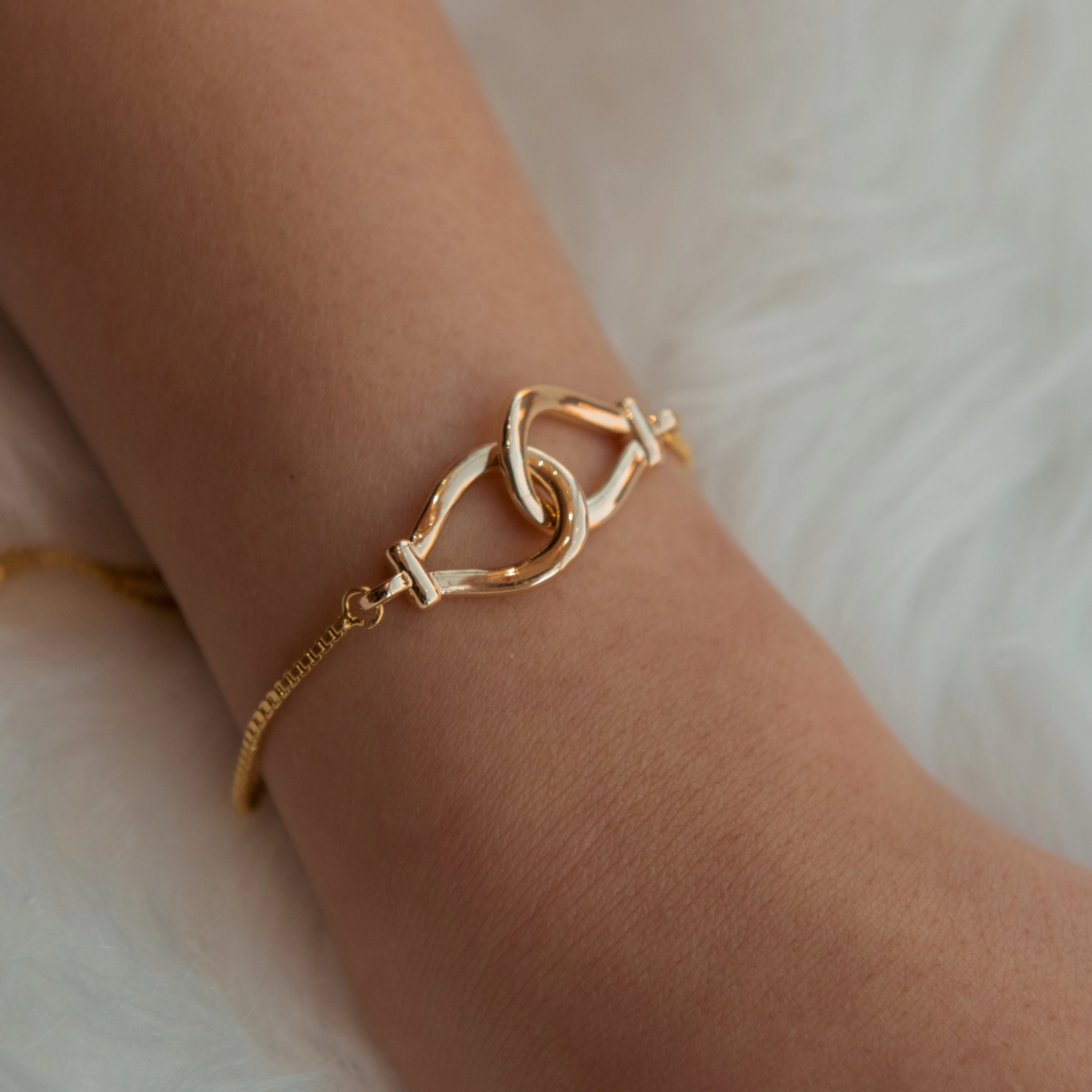 Horseshoe Link Adjustable Bracelet