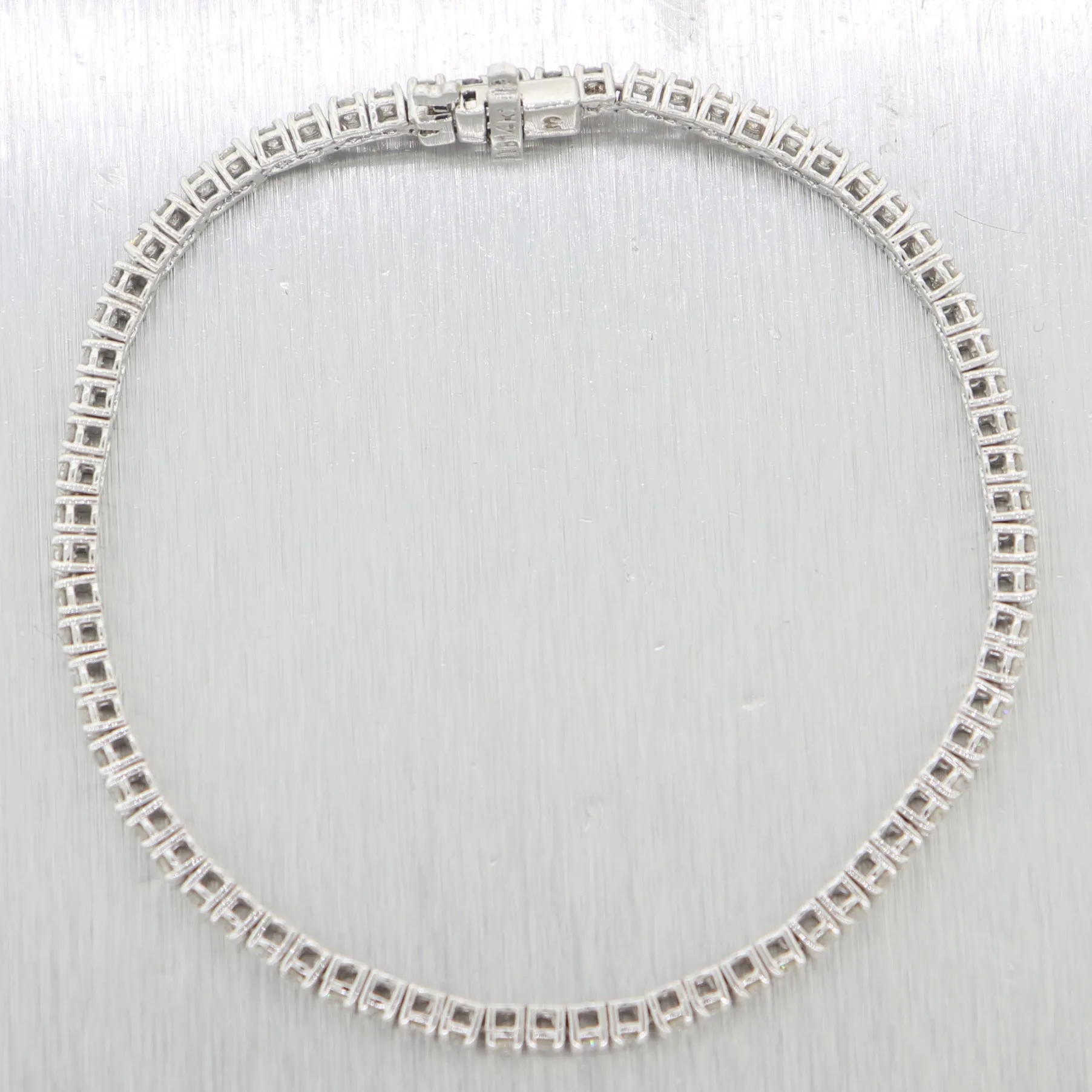 Modern 14k White Gold 2.65ctw Diamond Tennis Bracelet