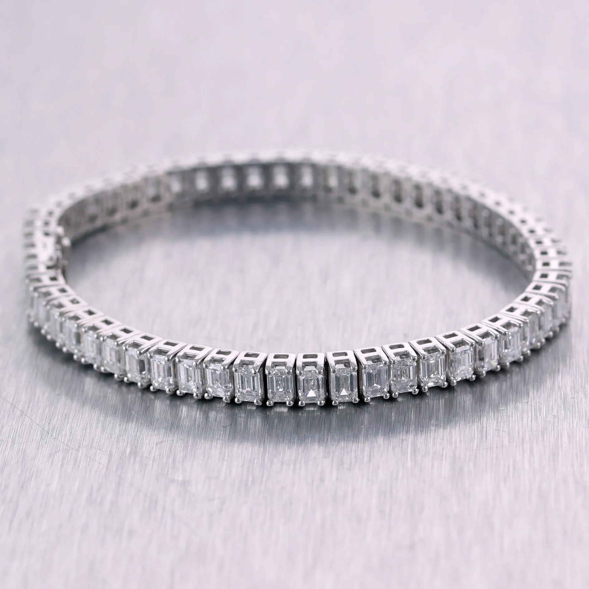Modern 18k White Gold 13.45ctw Baguette Cut Diamond Tennis Bracelet