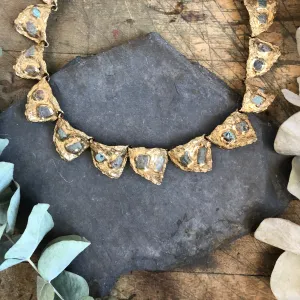 Mosaic Wilted Collar