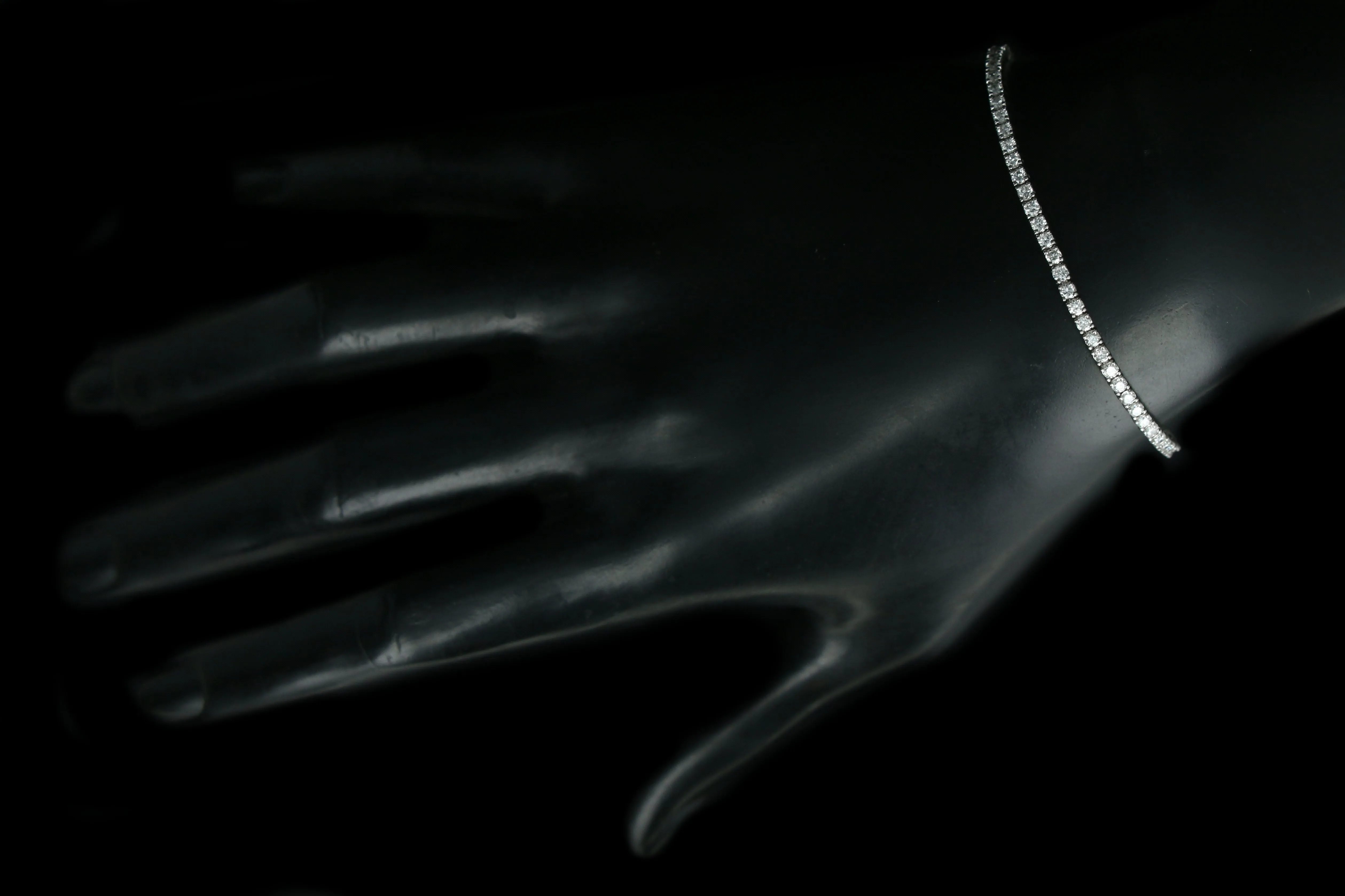 New 14K White Gold 2.63 Carat Round Brilliant Diamond Tennis Bracelet