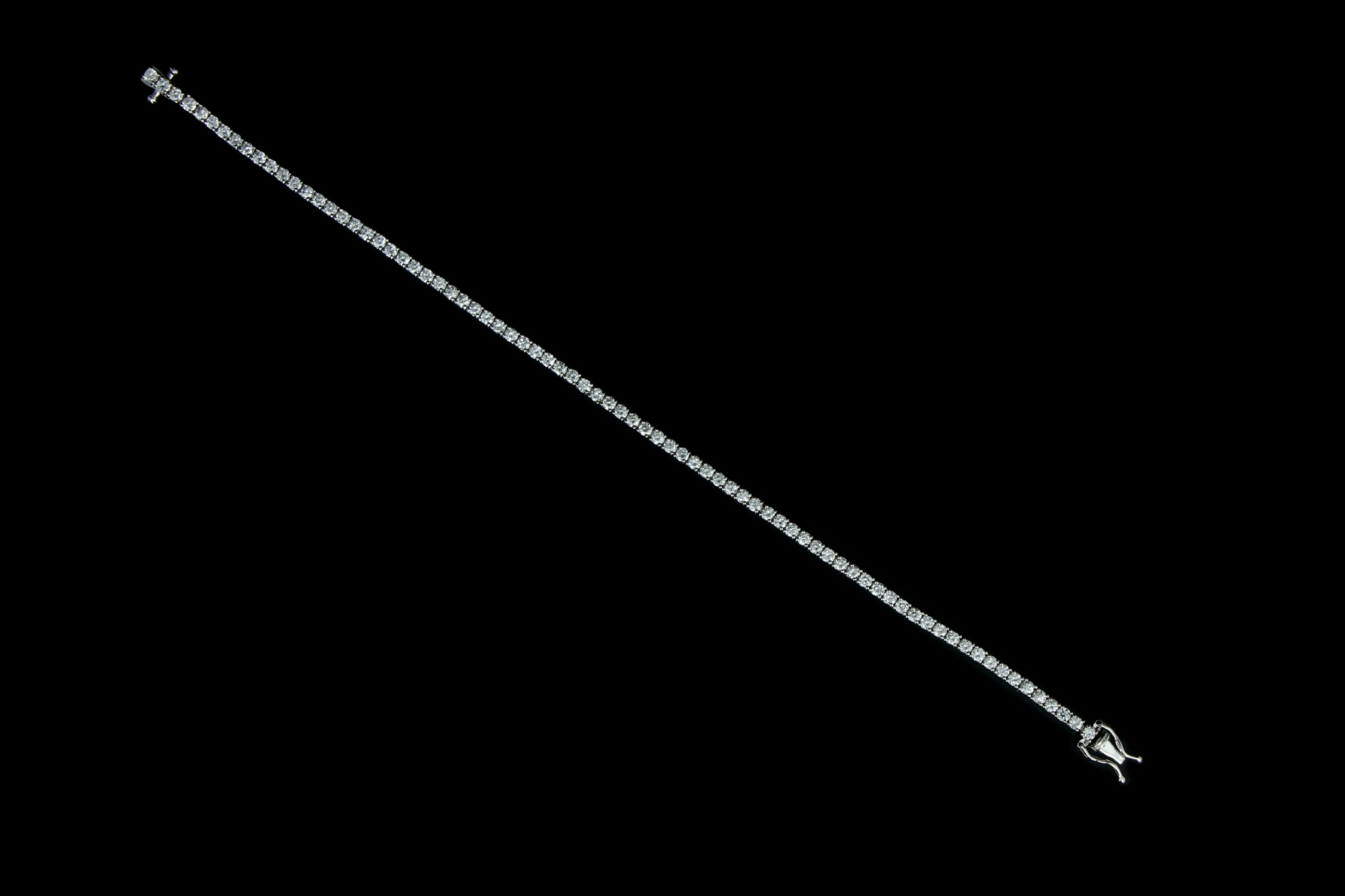 New 14K White Gold 2.63 Carat Round Brilliant Diamond Tennis Bracelet