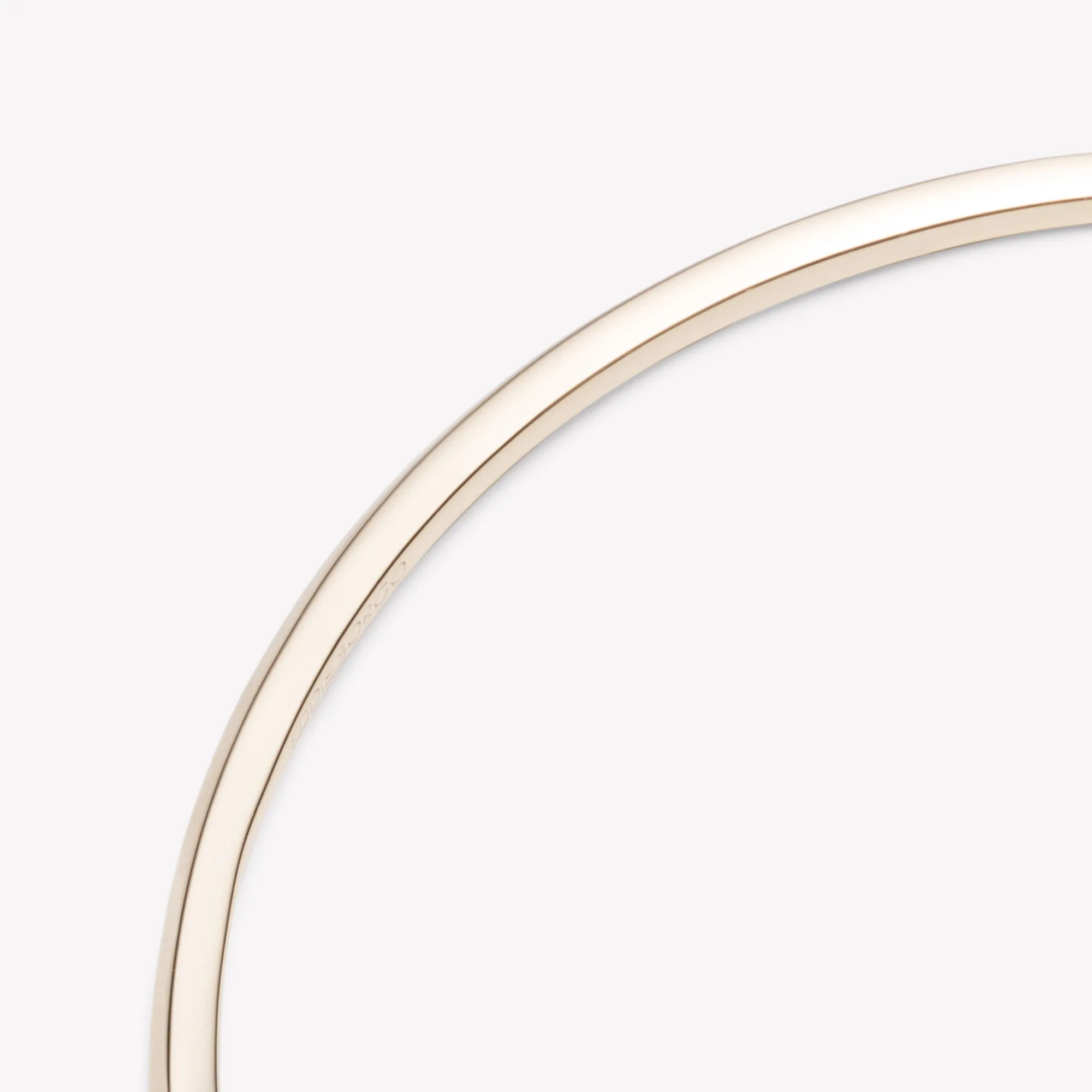 PEAKED COLLAR