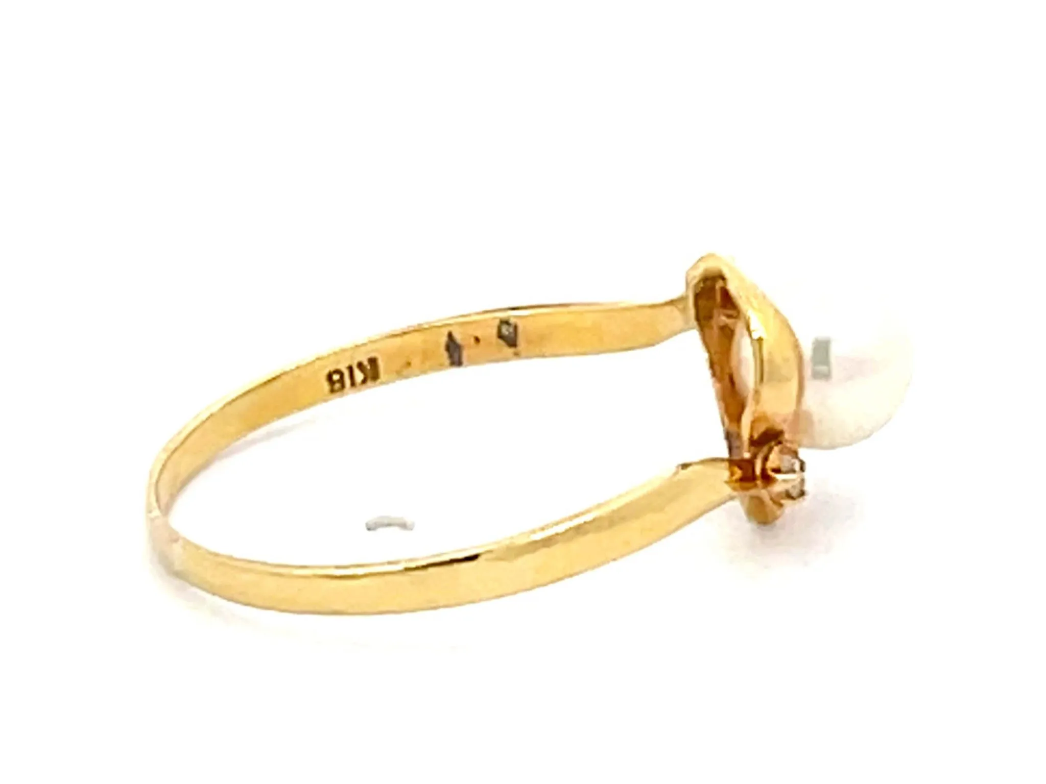 Pearl and Diamond Ring 18k Yellow Gold