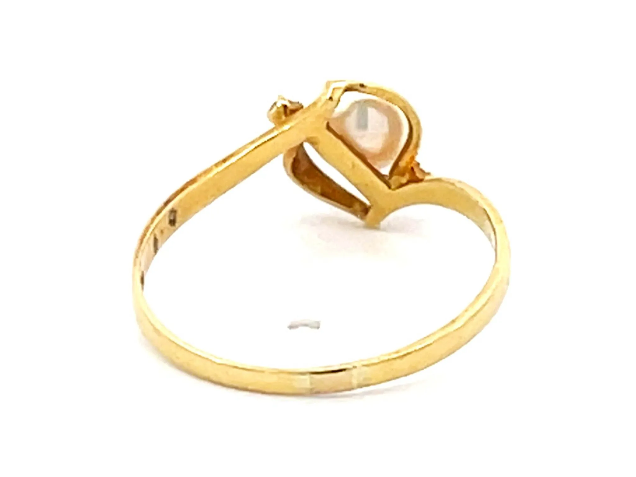 Pearl and Diamond Ring 18k Yellow Gold
