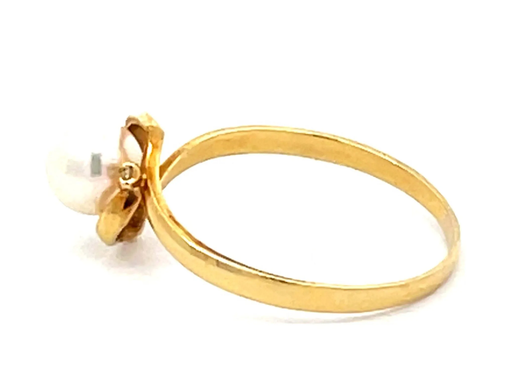 Pearl and Diamond Ring 18k Yellow Gold