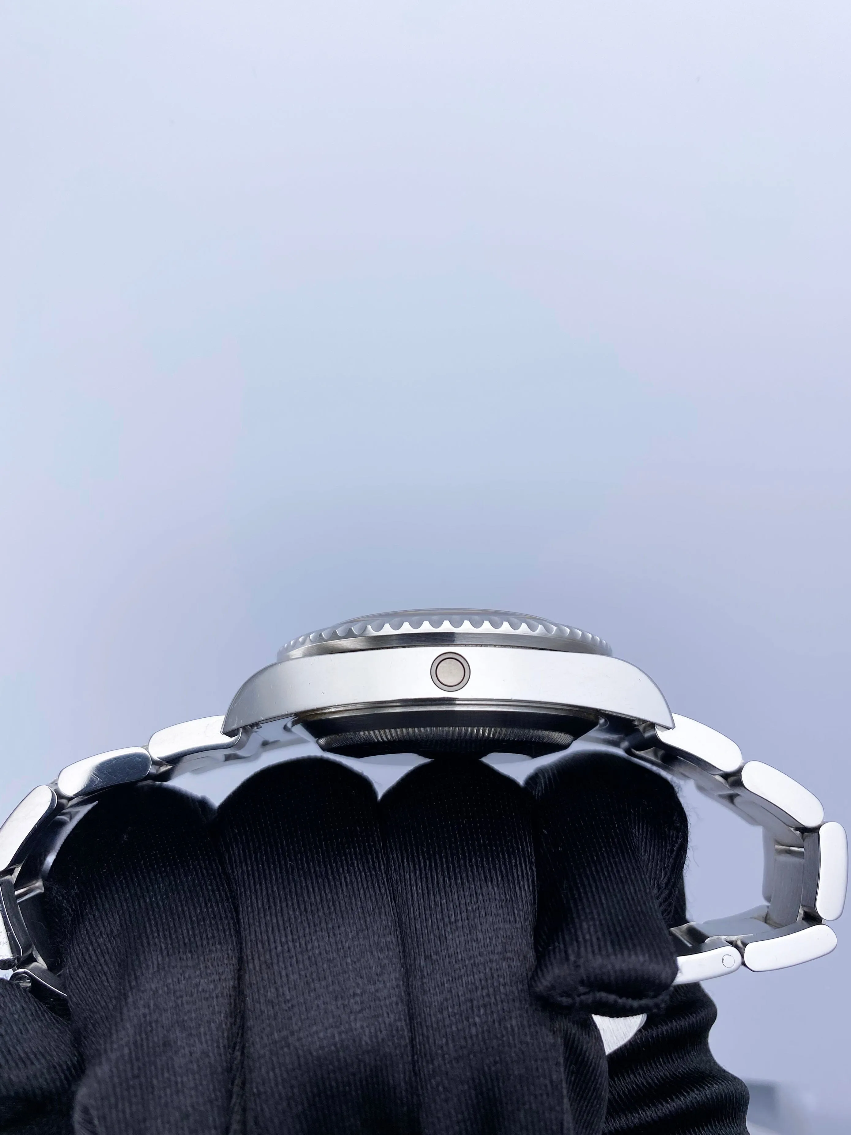 Rolex Sea Dweller 16600 Black Dial Steel Mens Watch Box Papers