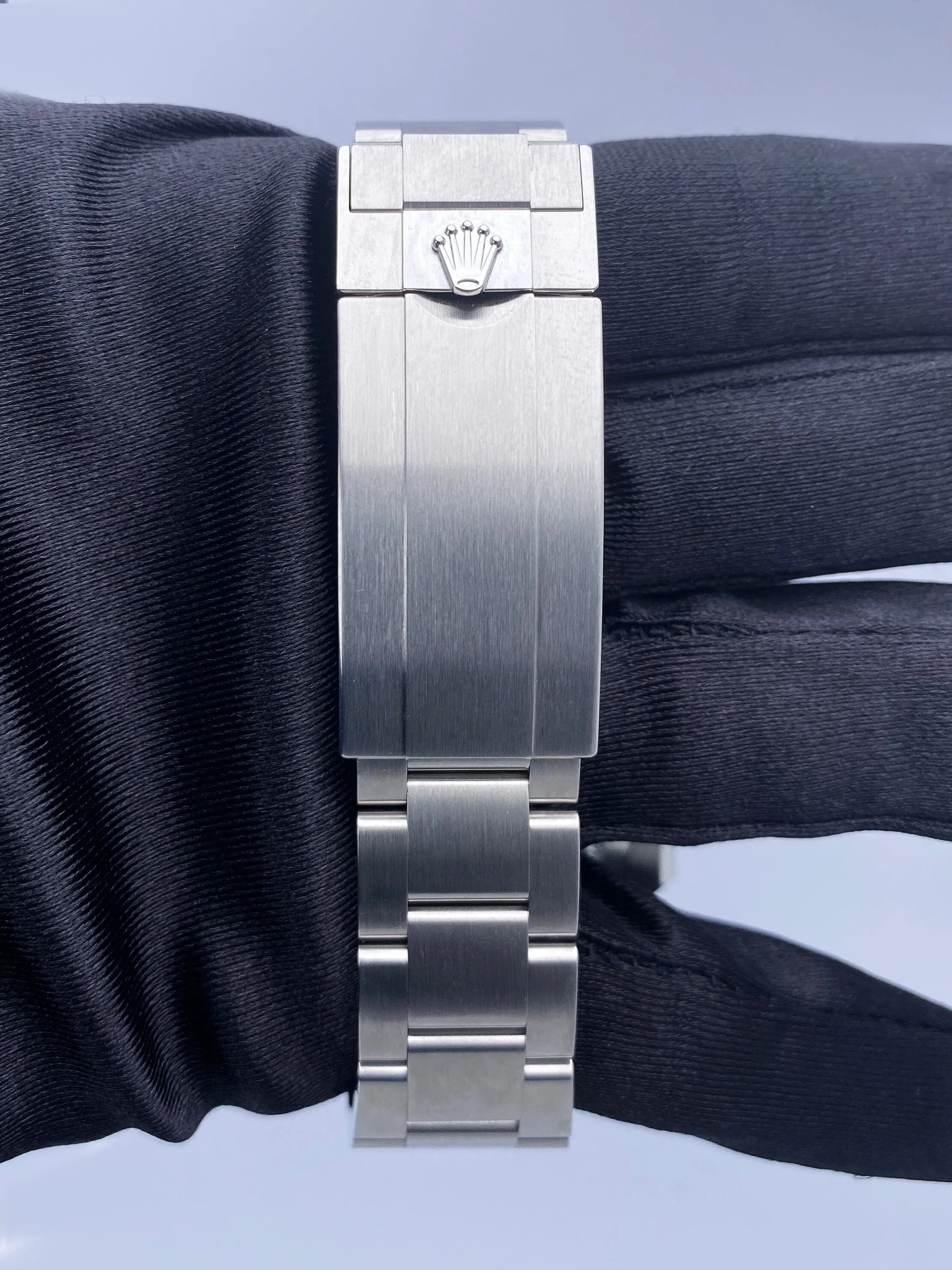 Rolex Submariner 126610LN Mens Watch Box Papers