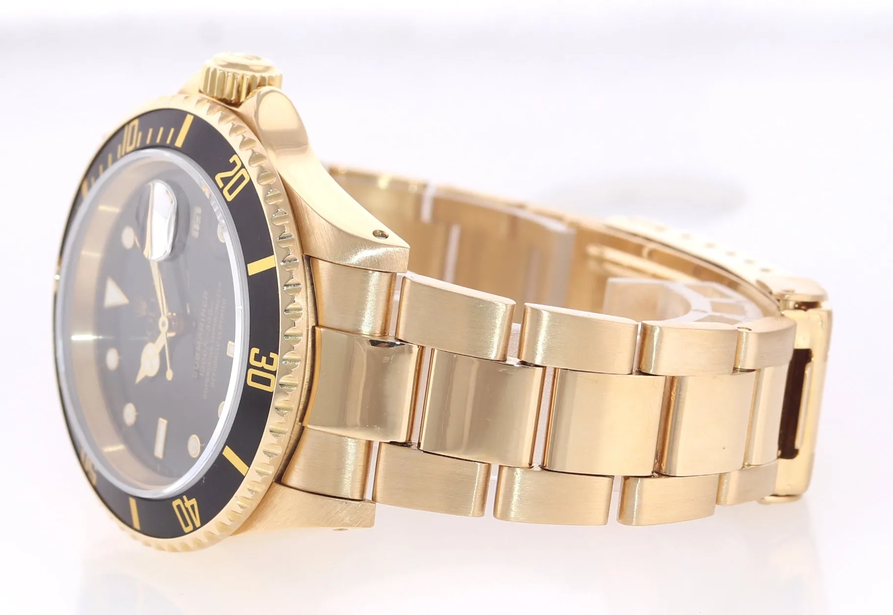 Rolex Submariner Date 16618 18k Yellow Gold Black Dial 40mm Oyster Watch Box