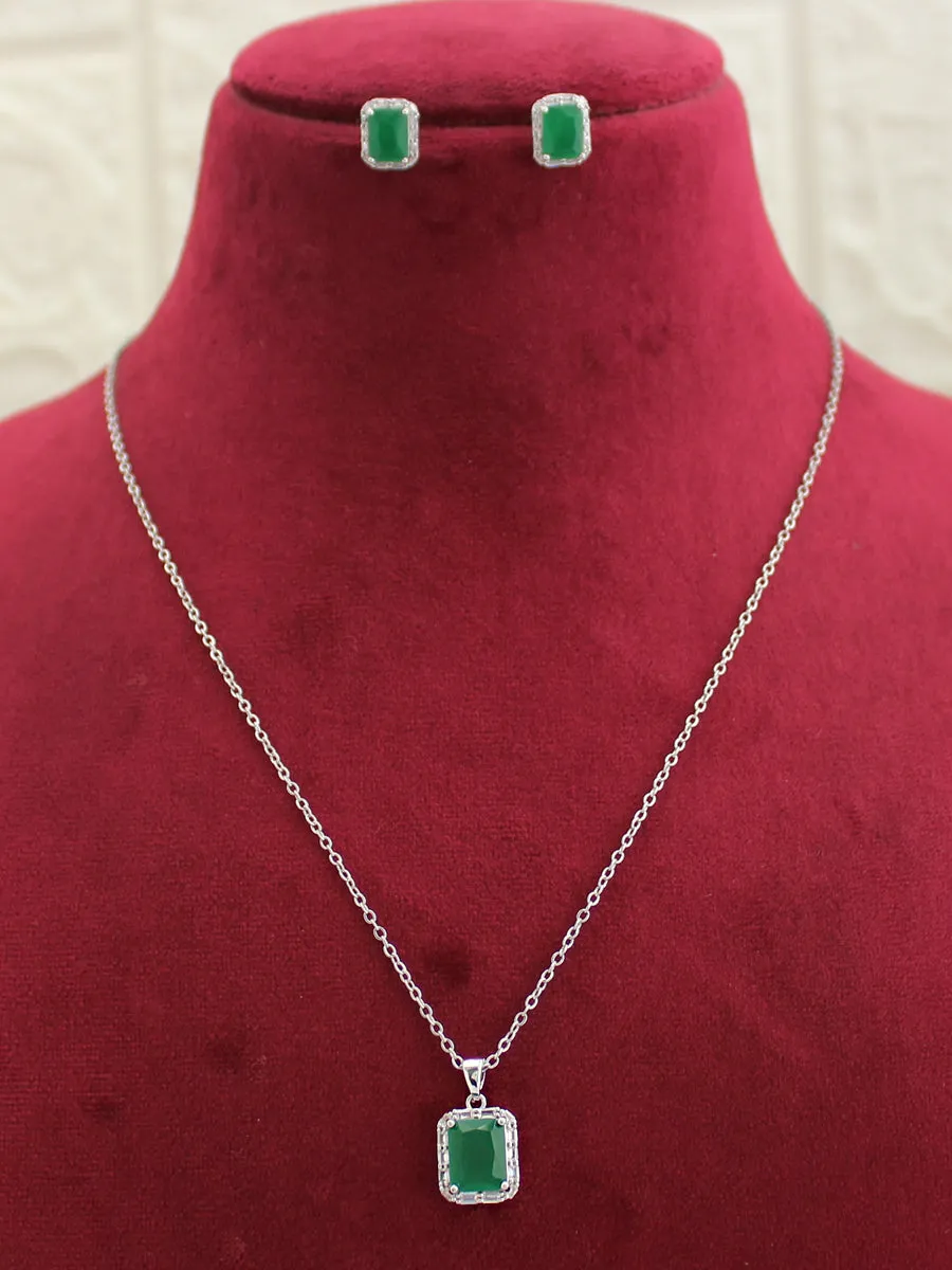 Shelly Pendant Chain Necklace Set