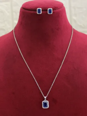 Shelly Pendant Chain Necklace Set