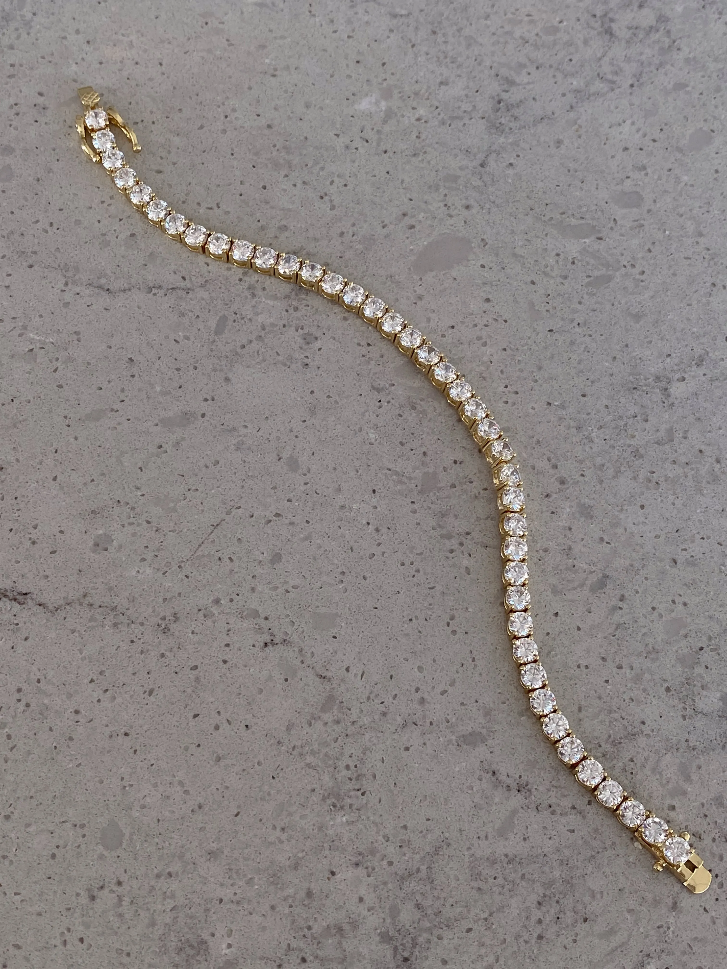 The Mia Bracelet