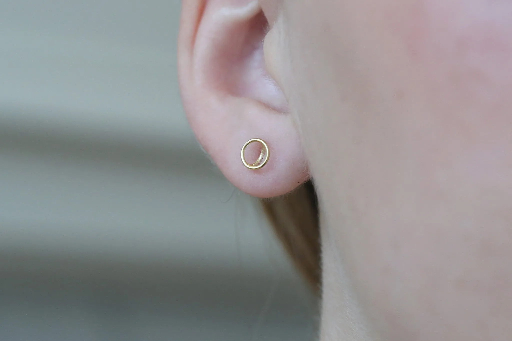 Trace Earrings - Circle
