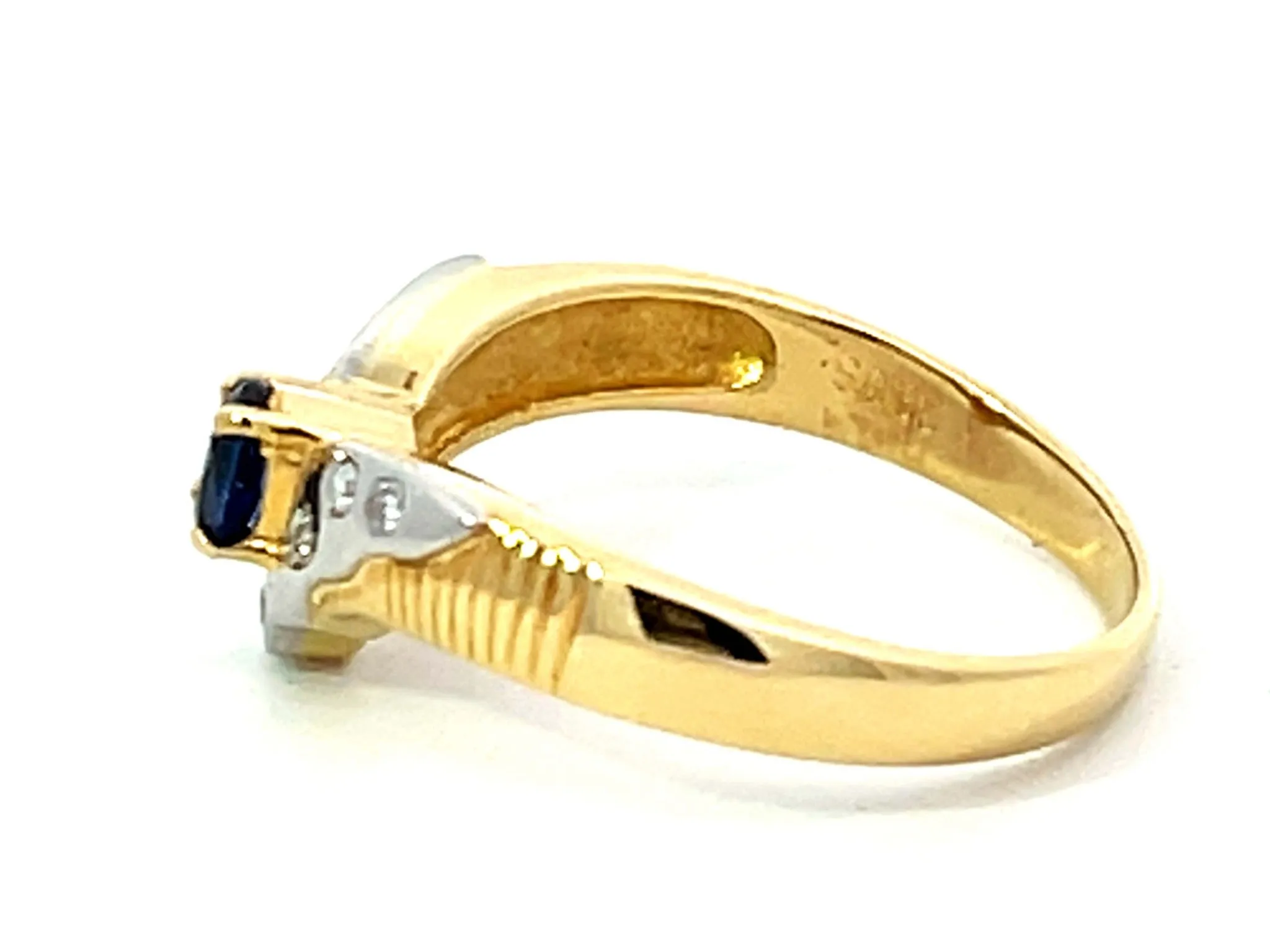 V Shaped Blue Sapphirde and Diamond Ring in 18k Yellow Gold and Platinum
