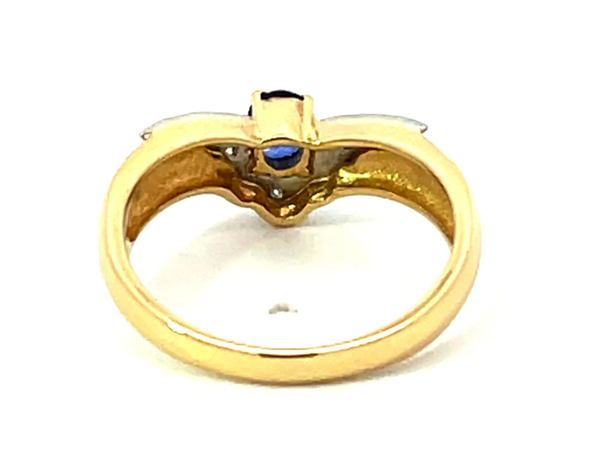 V Shaped Blue Sapphirde and Diamond Ring in 18k Yellow Gold and Platinum