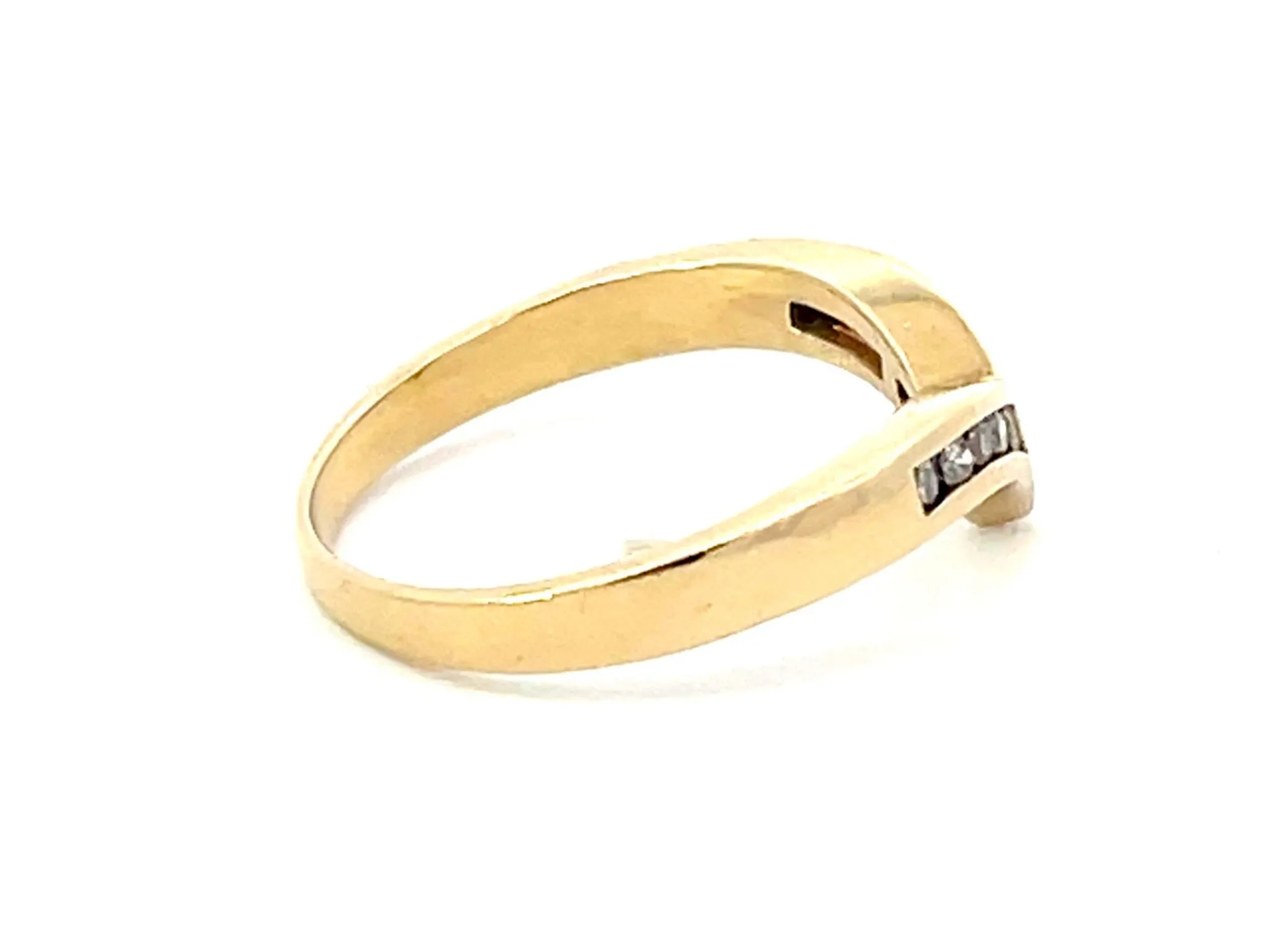 V Shaped Ruby Diamond Band Ring in 14k Yellow Gold