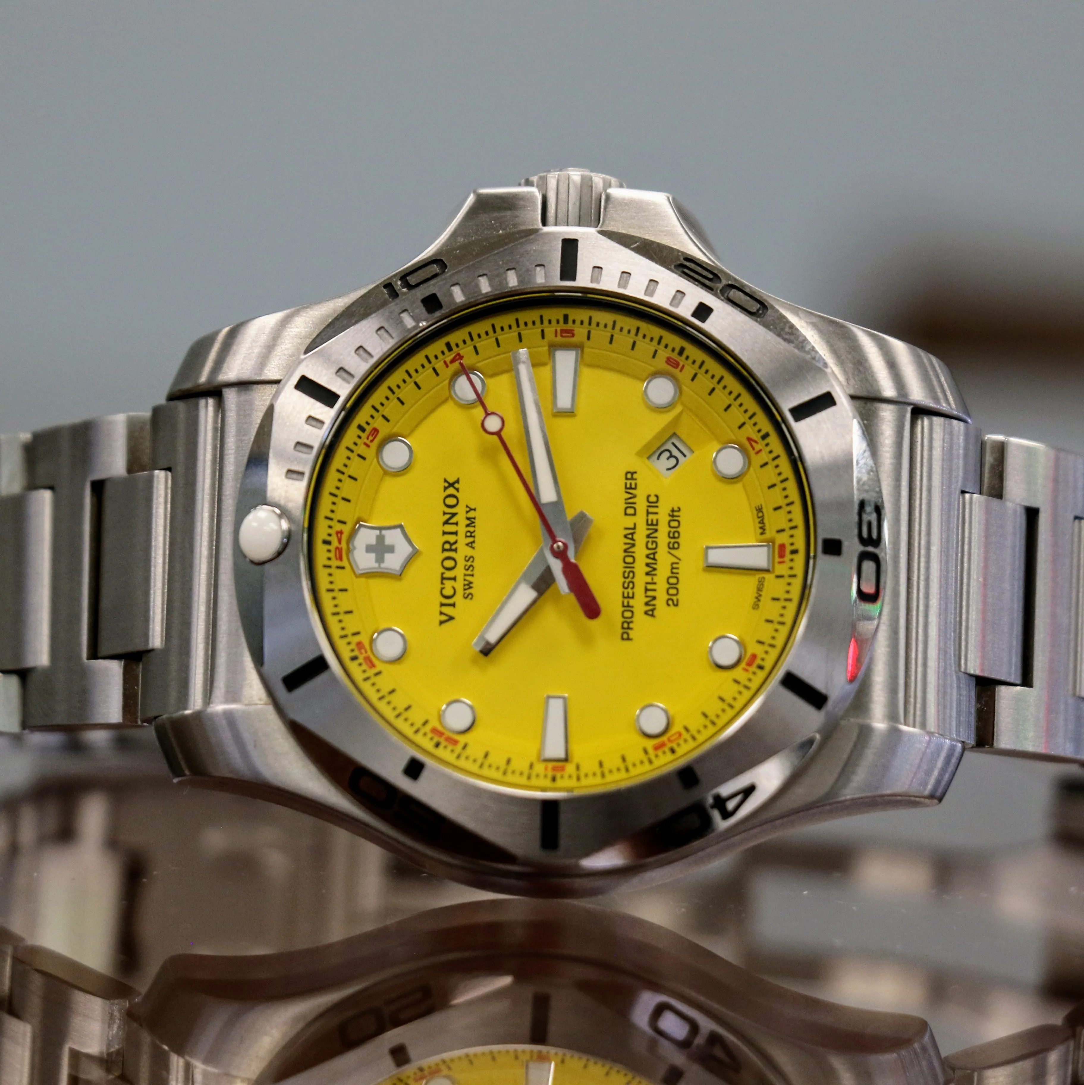 VICTORINOX Inox Professional Diver 200m Watch Ref. 241784 Yellow Dial ALL Original Box & Papers!