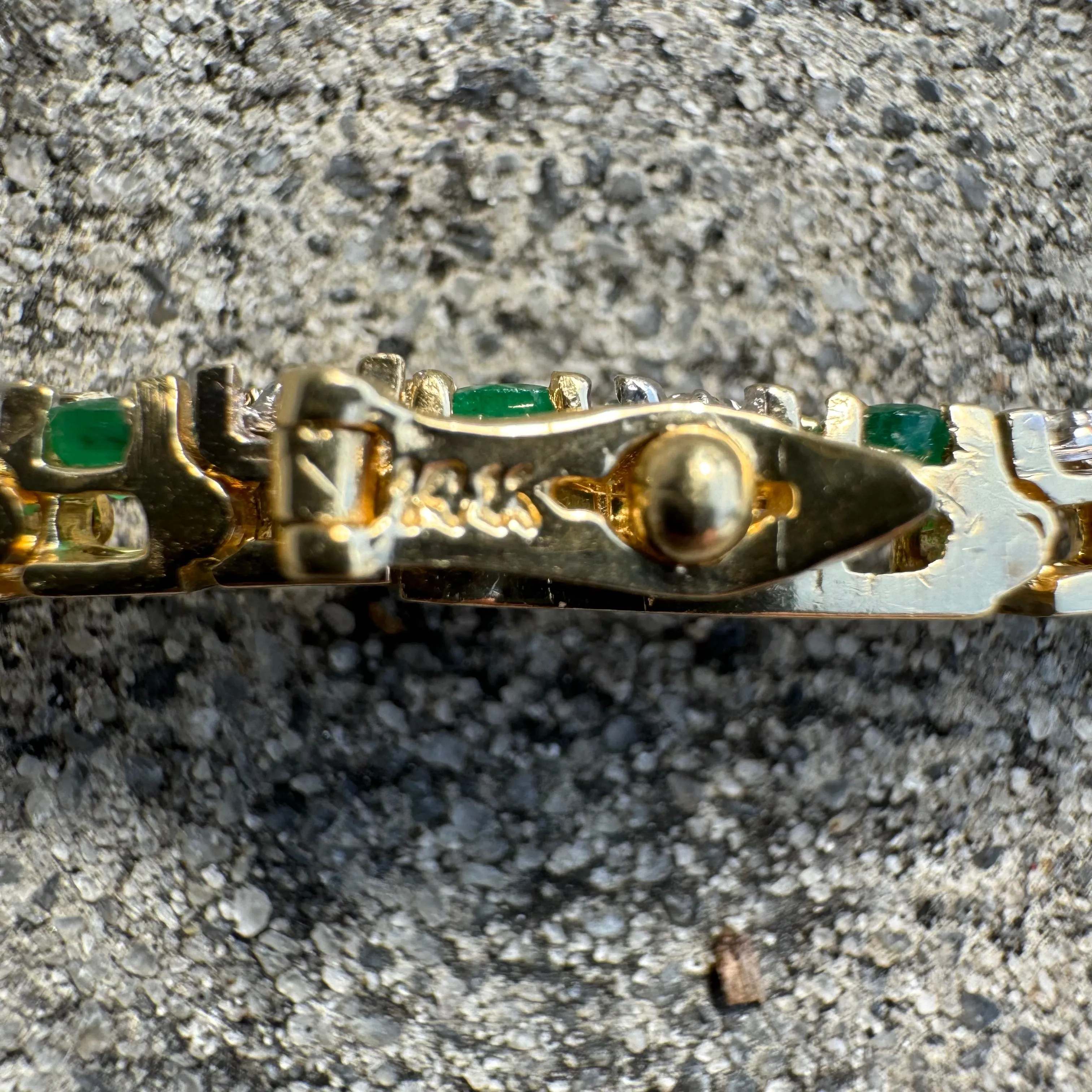 Vintage 14k Yellow Gold 2.75CTW Natural Emerald And Diamond Classic Tennis Bracelet (8”)