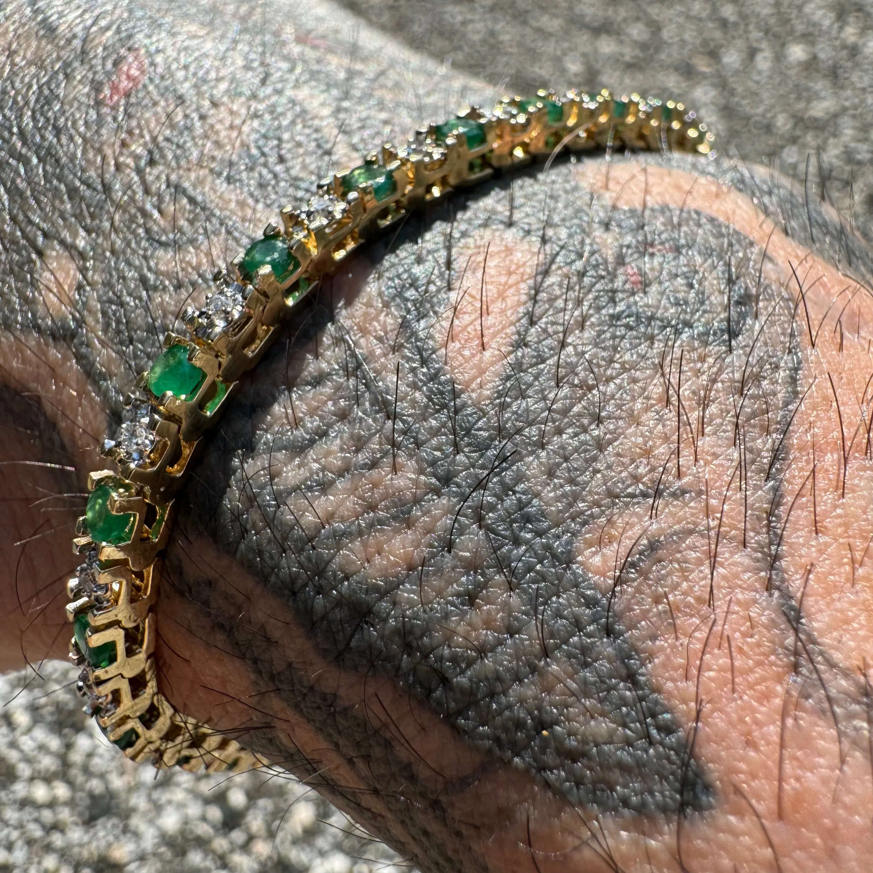 Vintage 14k Yellow Gold 2.75CTW Natural Emerald And Diamond Classic Tennis Bracelet (8”)