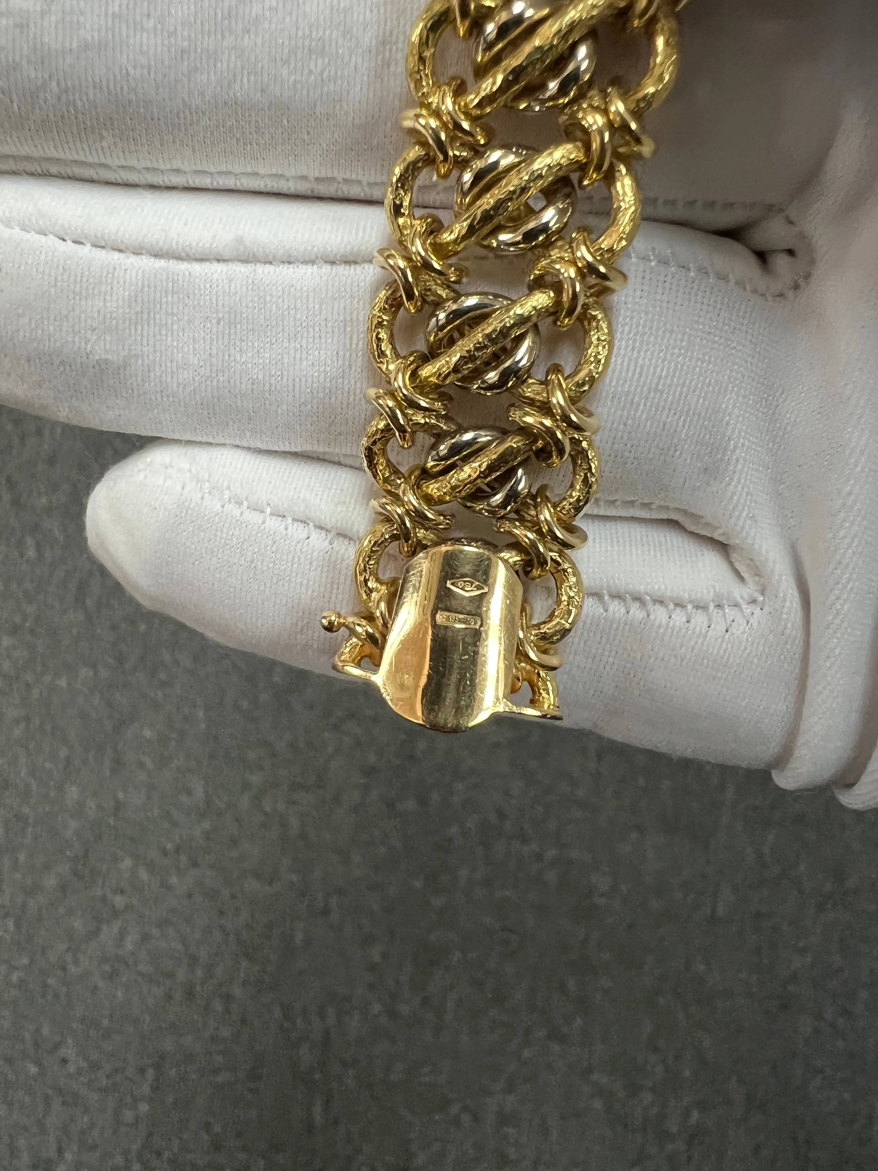 Vintage 1970s Interlocking 18k Yellow Gold Link Bracelet 8" Long