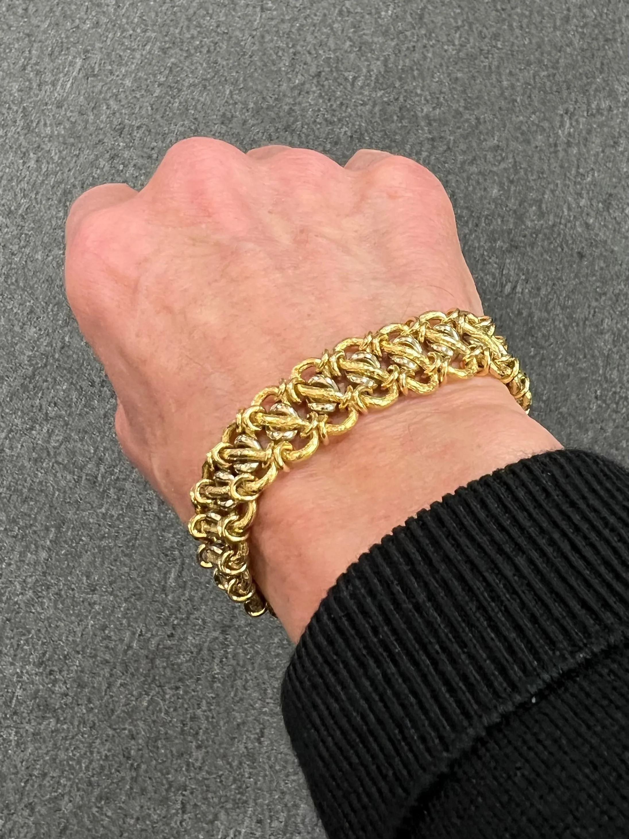 Vintage 1970s Interlocking 18k Yellow Gold Link Bracelet 8" Long