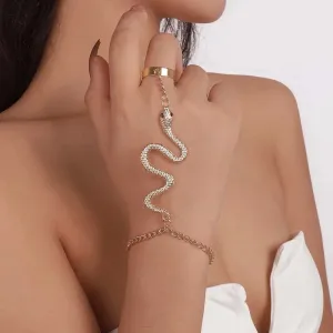 Vintage Punk Butterfly Ring with Bracelet Link Wrist Chain Finger Ring for Women Goth Exaggerated Spider Snake Bracelets Jewelry